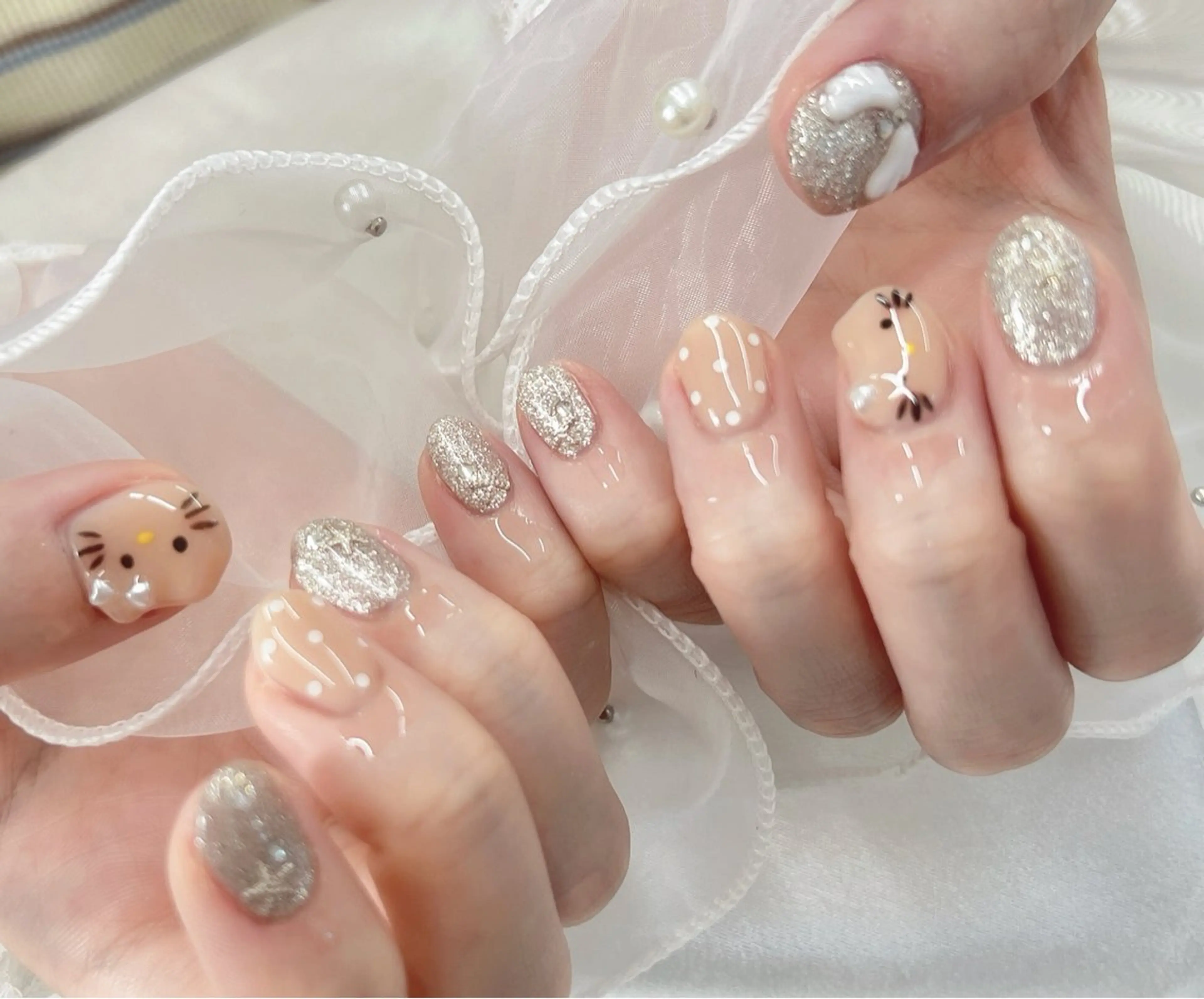 ネイル アートネイル シルバー ハンドネイル bijou nails　蓮のネイルデザイン