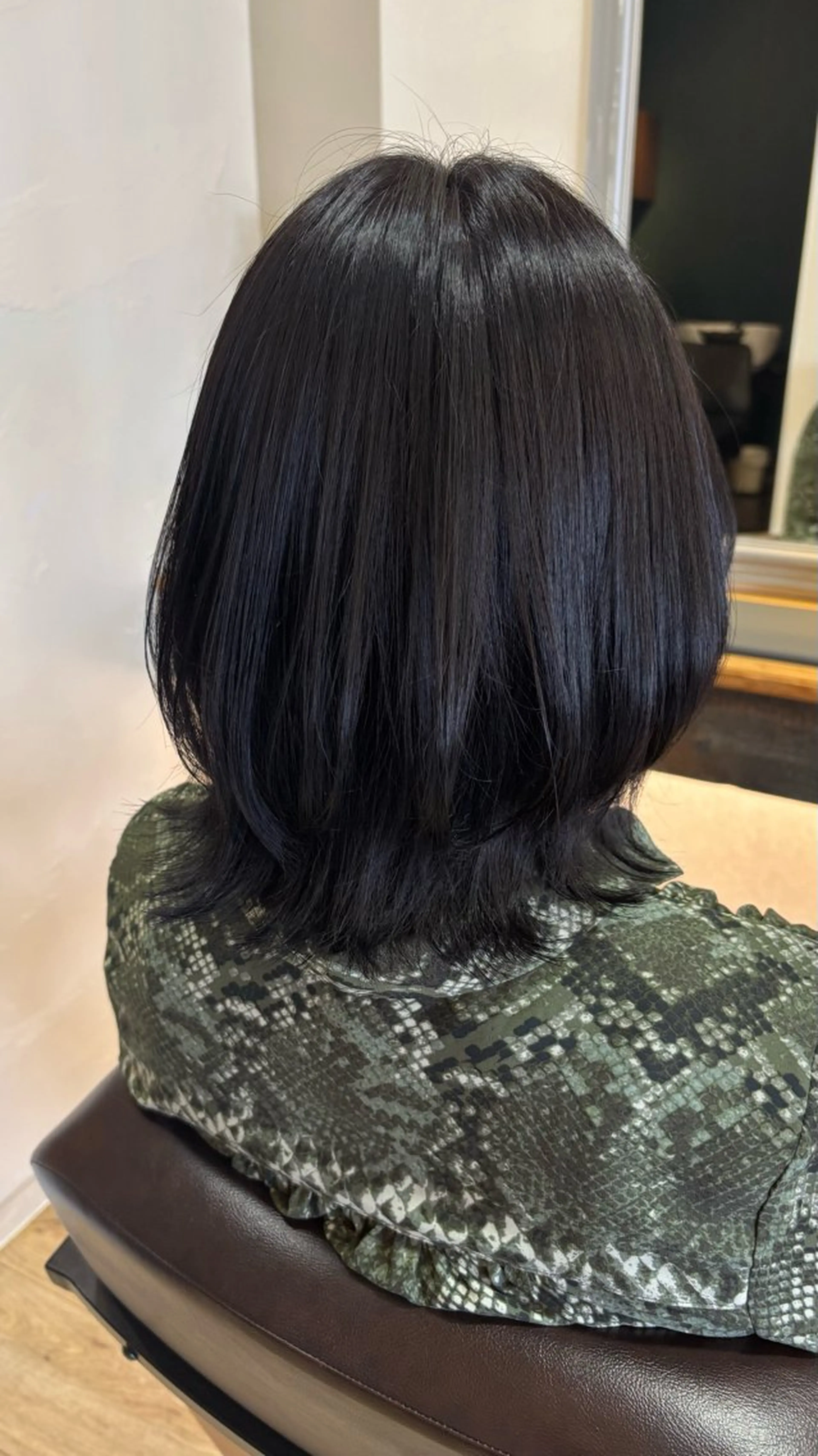 ミディアム レイヤーカット makoto⌇レイヤ ー⌇艶カラー🍒‎のヘアスタイル