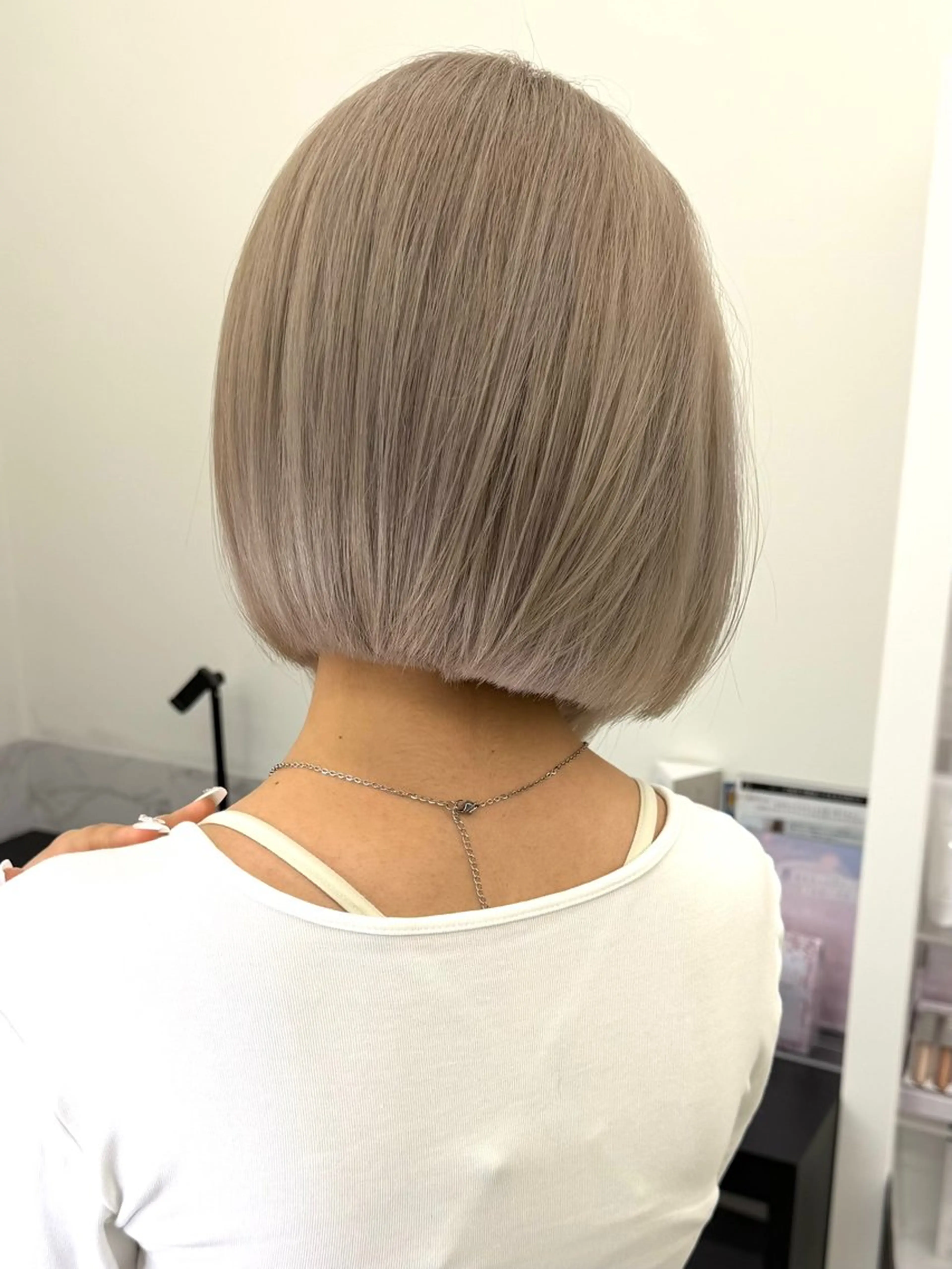 ショート カラー グレージュ ミルクティーグレージュ ピンク/デザイン/ ハイトーン/KAKIのヘアスタイル