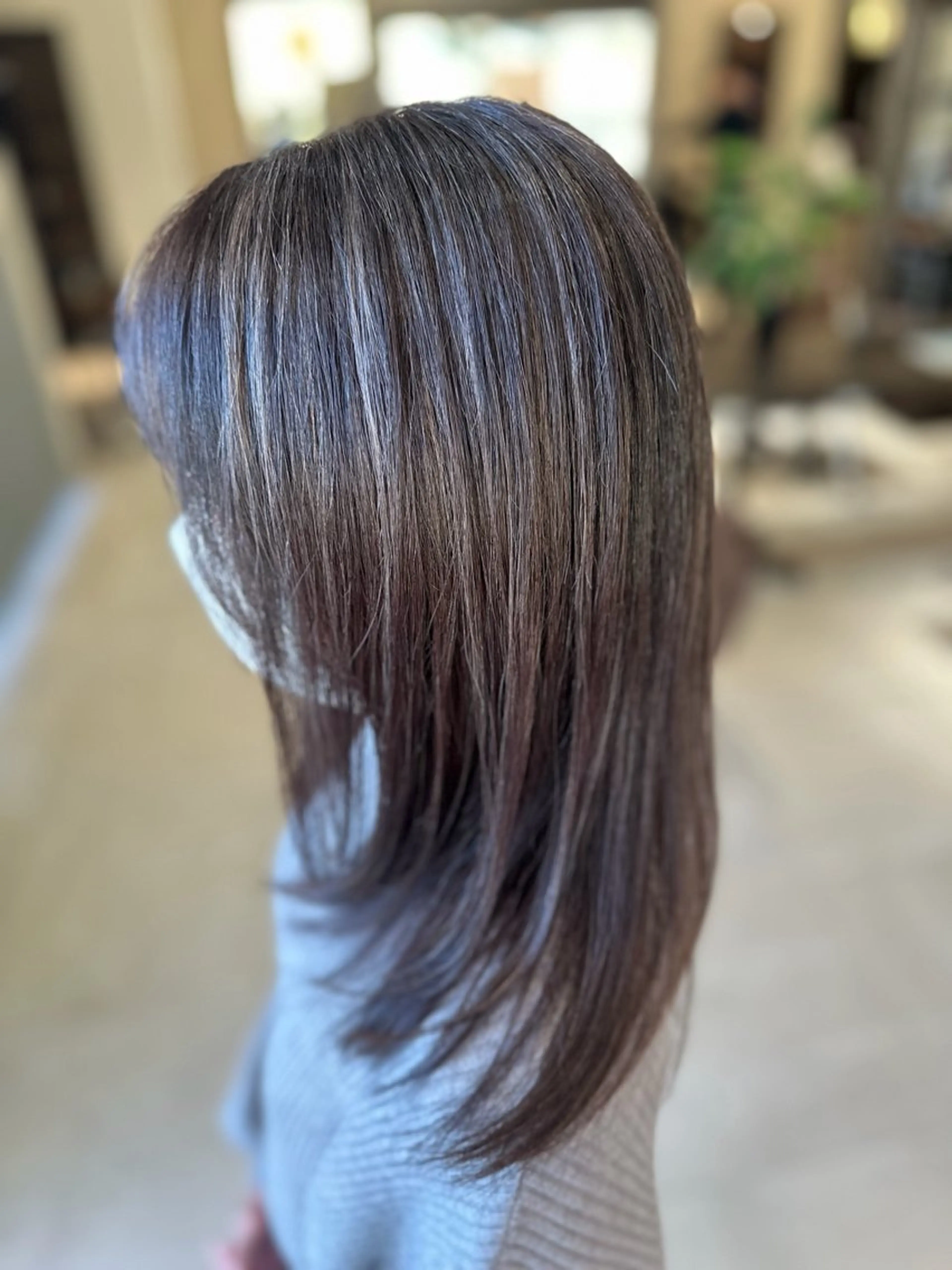 ミディアム 白髪ぼかしモデル 募集中ヒキマカイトのヘアスタイル