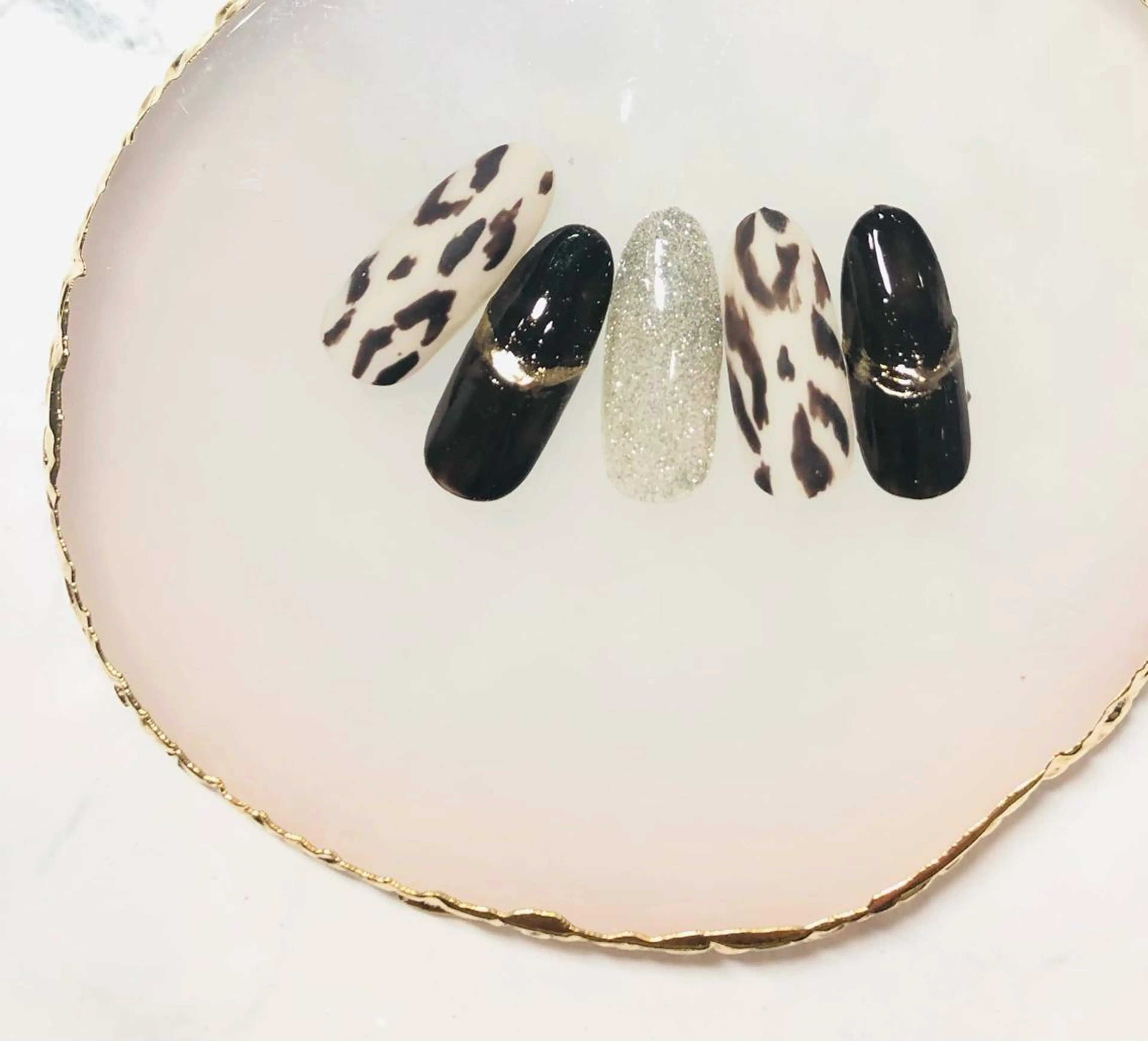 ネイル アニマル柄 ニュアンスネイル H3 hitoのネイルデザイン