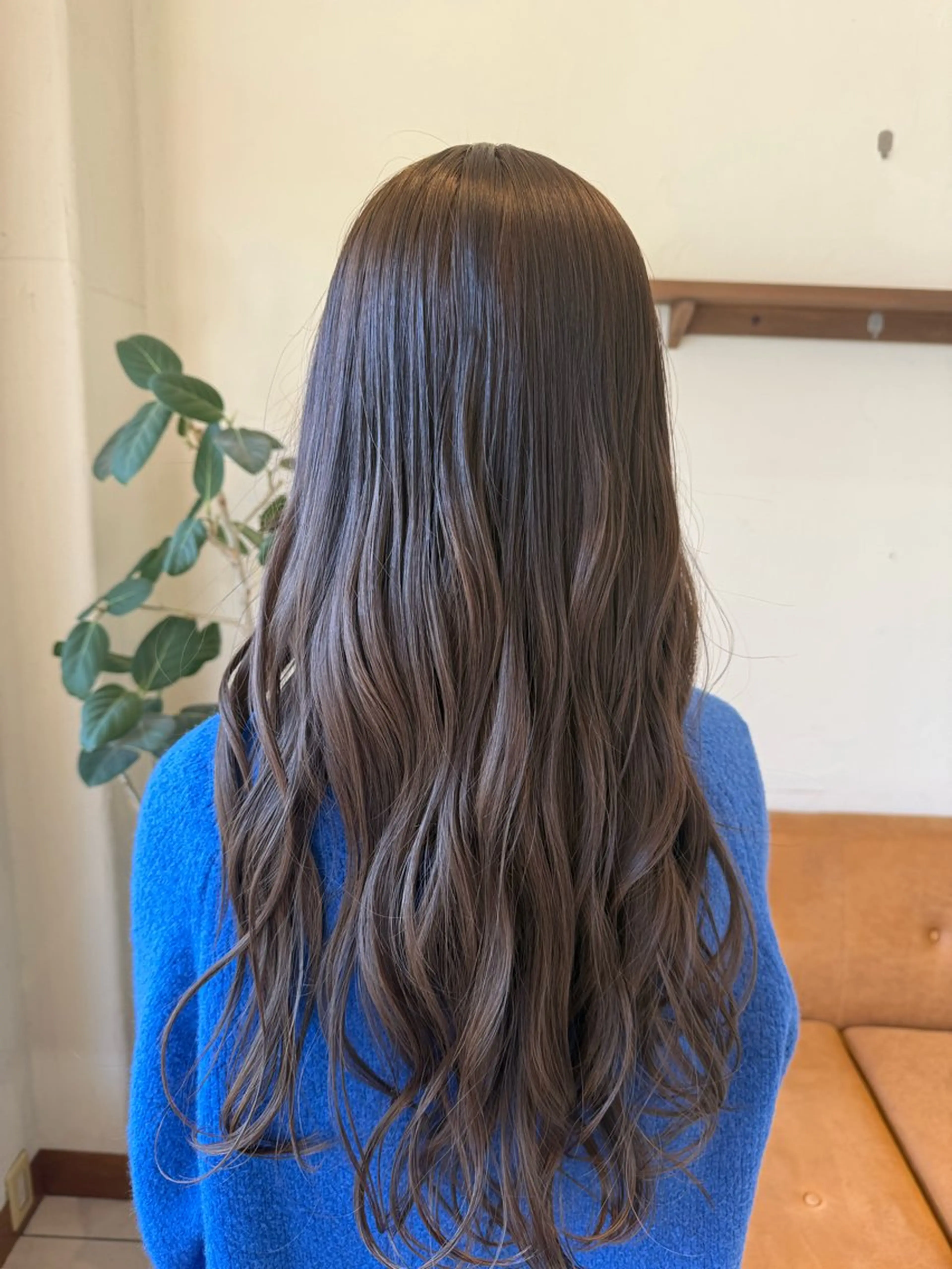 ロング カラー カット ヘアカラー トリートメント 💠艶髪うるうる🫧 髪質改善ストレートのヘアスタイル