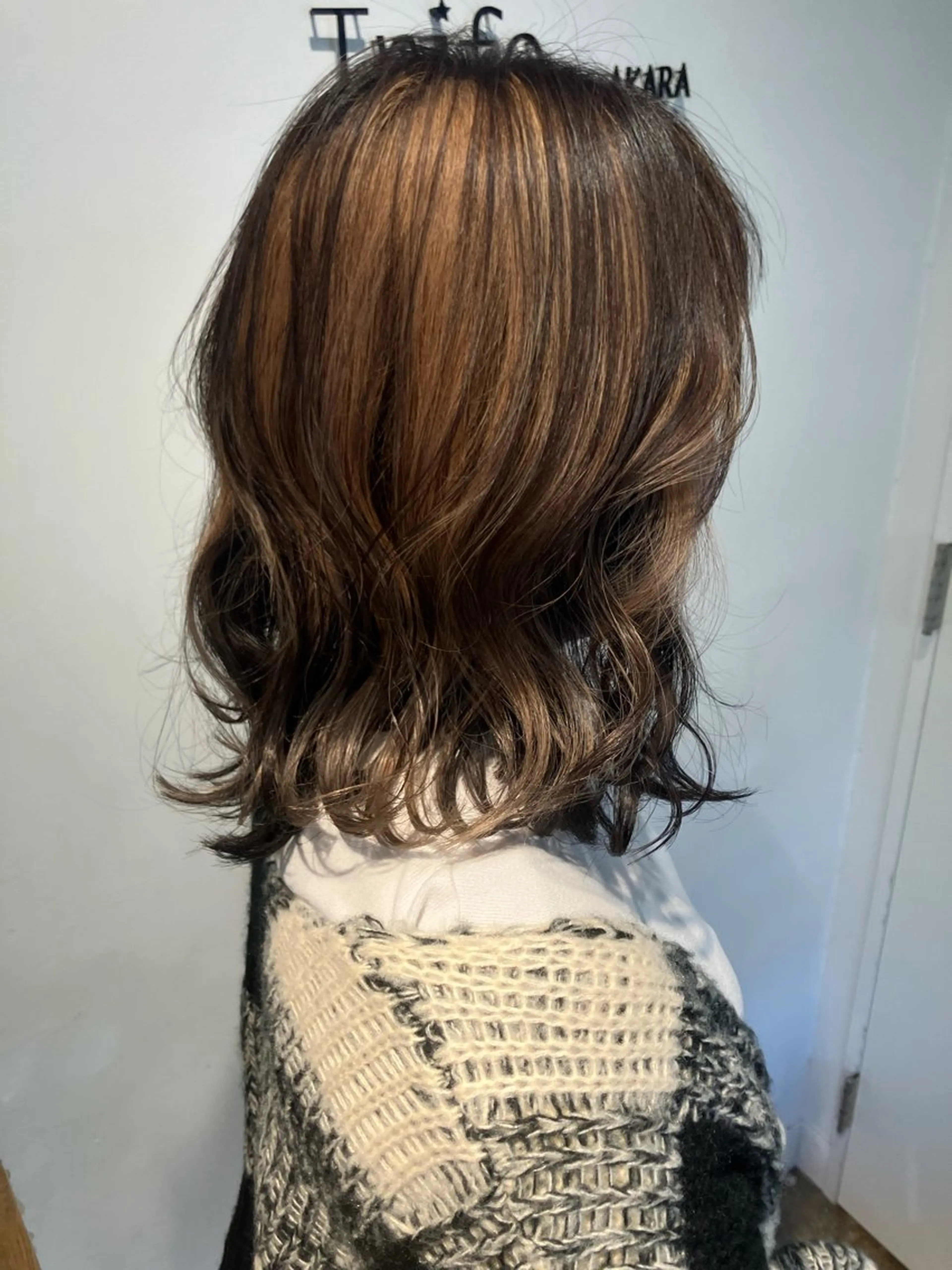 ミディアム カラー ミディアムレイヤー デザインカラー レイヤーカット trife by  AKARA所属・trife美容師 KAZUMIのヘアスタイル