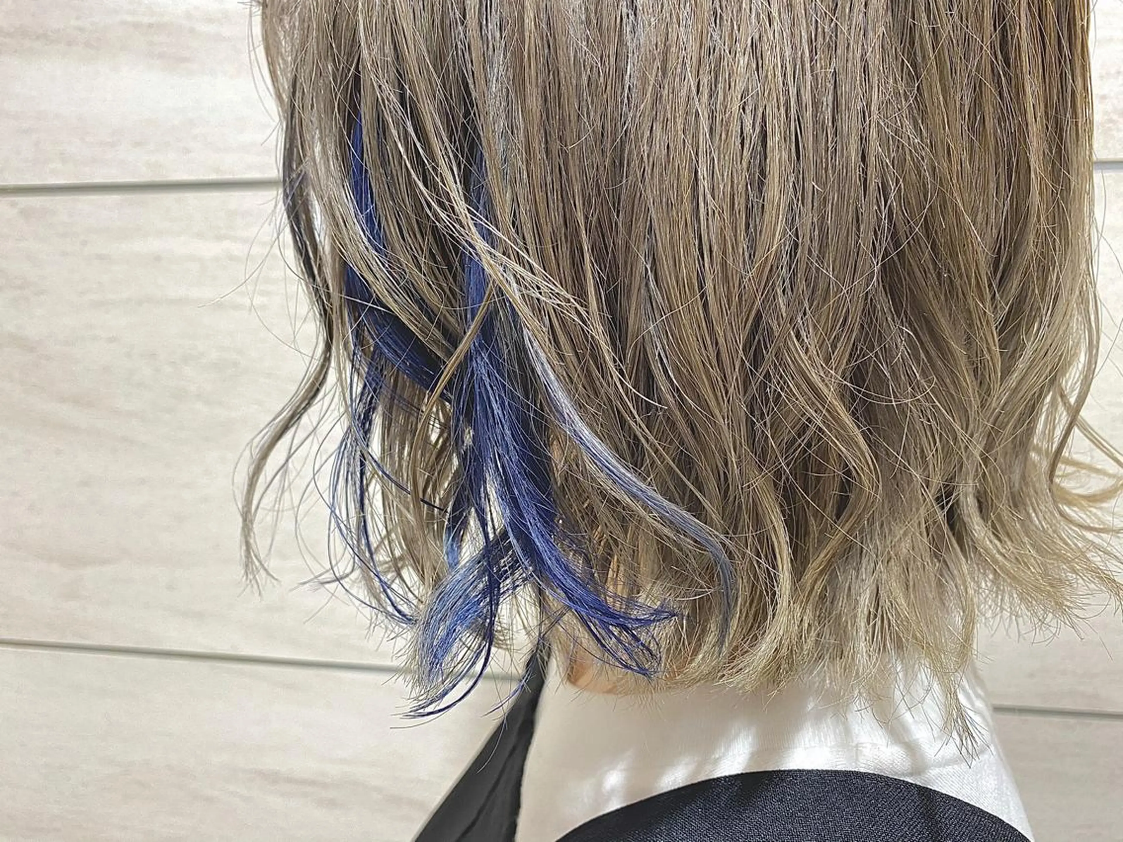 ショート カラー ブルーカラー インナーカラー 顔周りカット noll【今池駅前】 池田碧花のヘアスタイル