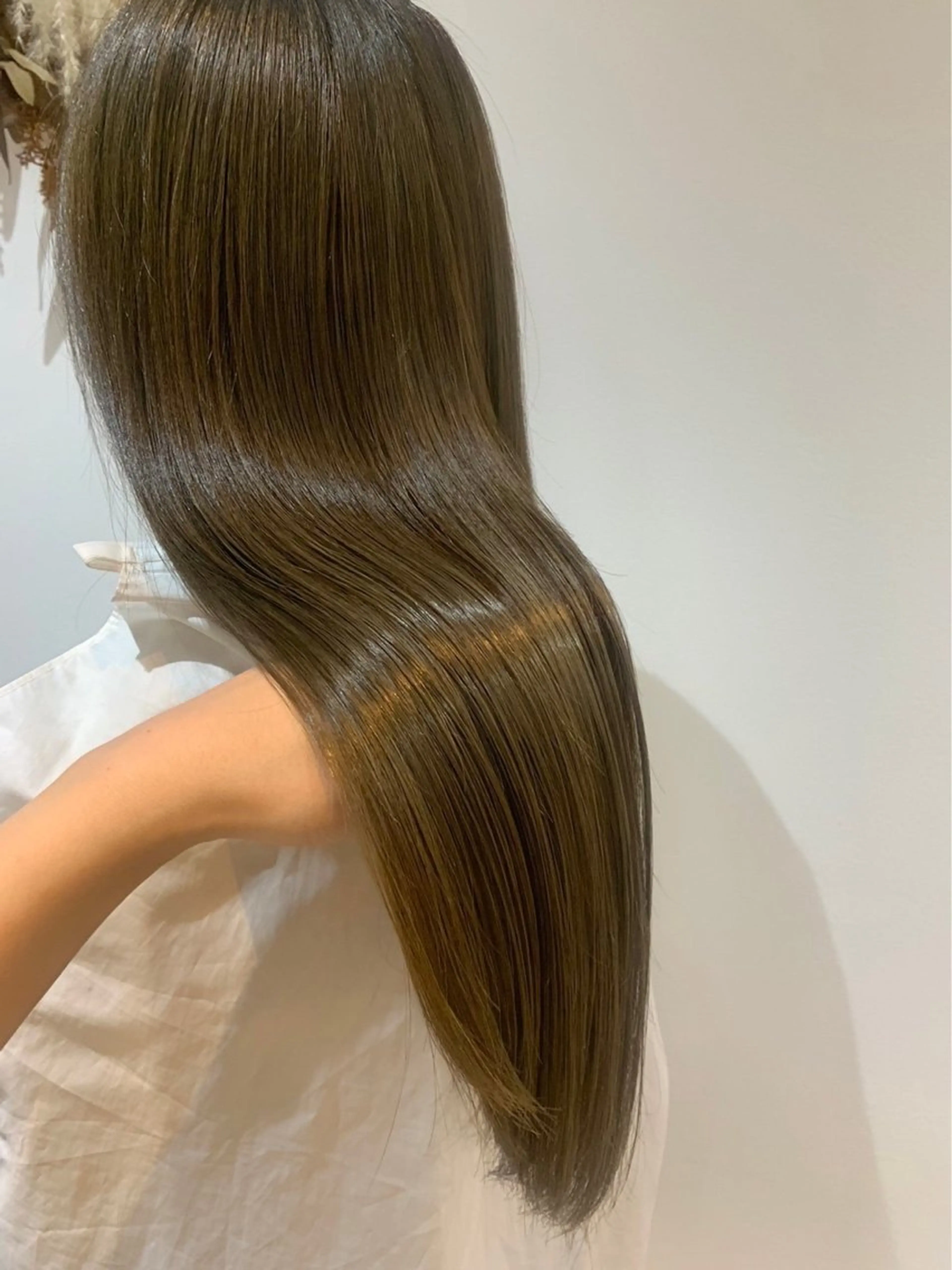 ロング ロング トリートメント ️️🤍 yuukiのネイルデザイン