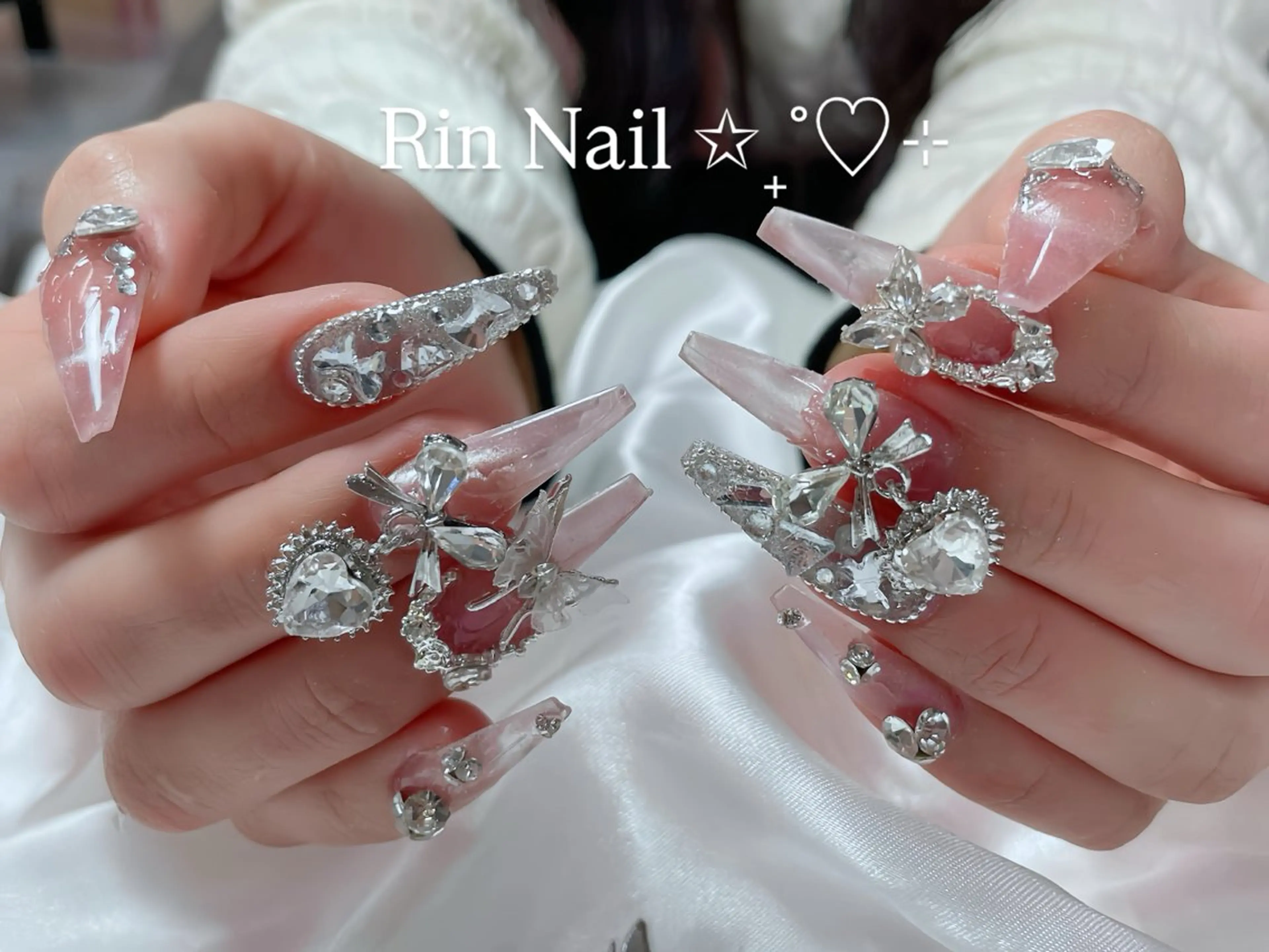 ネイル 成人式 ロングネイル ネイルチップ ハンドネイル Rin Nail 新大久保店のネイルデザイン
