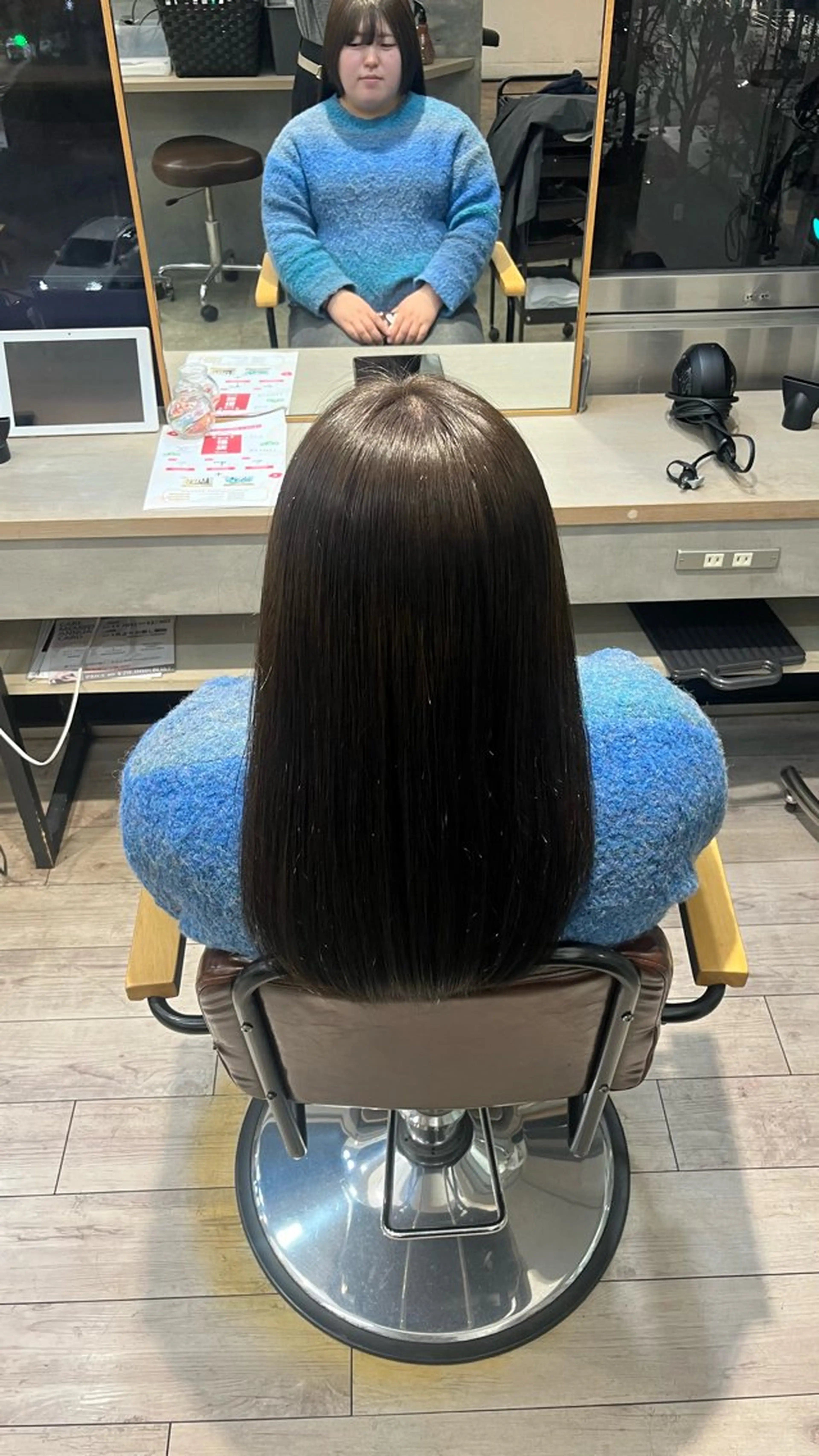 セミロング カラー 箕輪 愛瑚のヘアスタイル