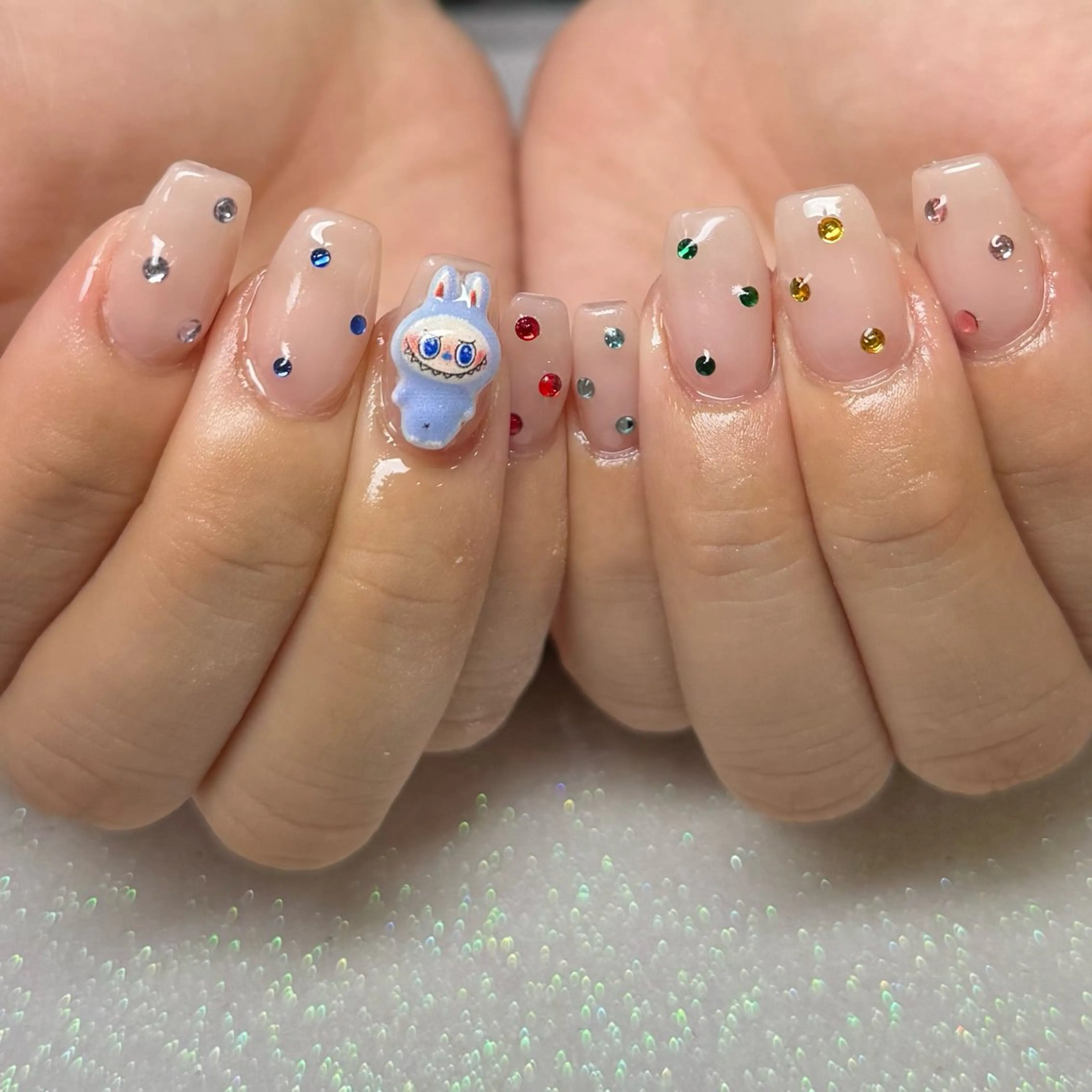 ネイル ハンドネイル VIERU 🌈🎀💖のネイルデザイン