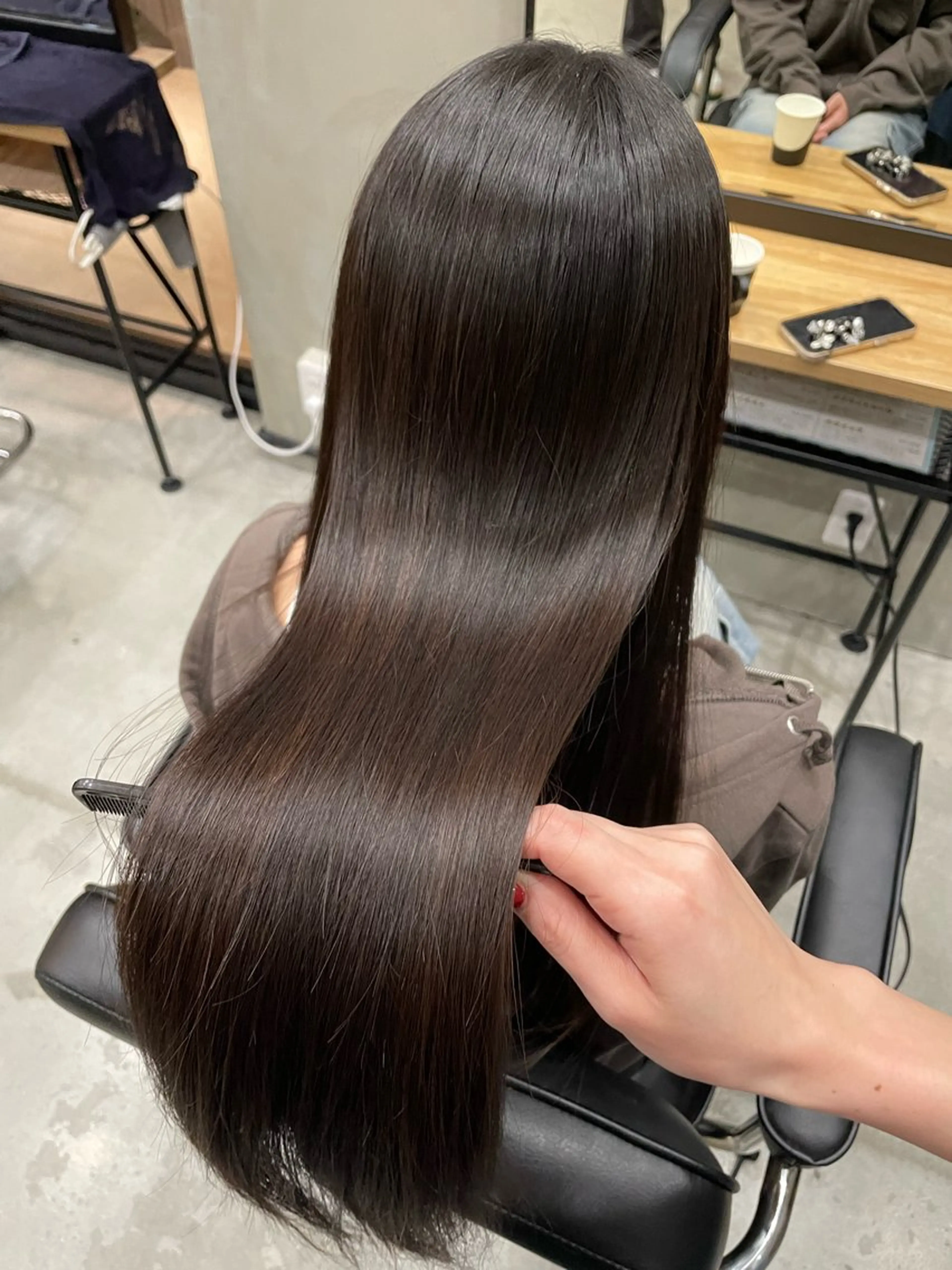ロング 縮毛矯正 la fith hinaのヘアスタイル
