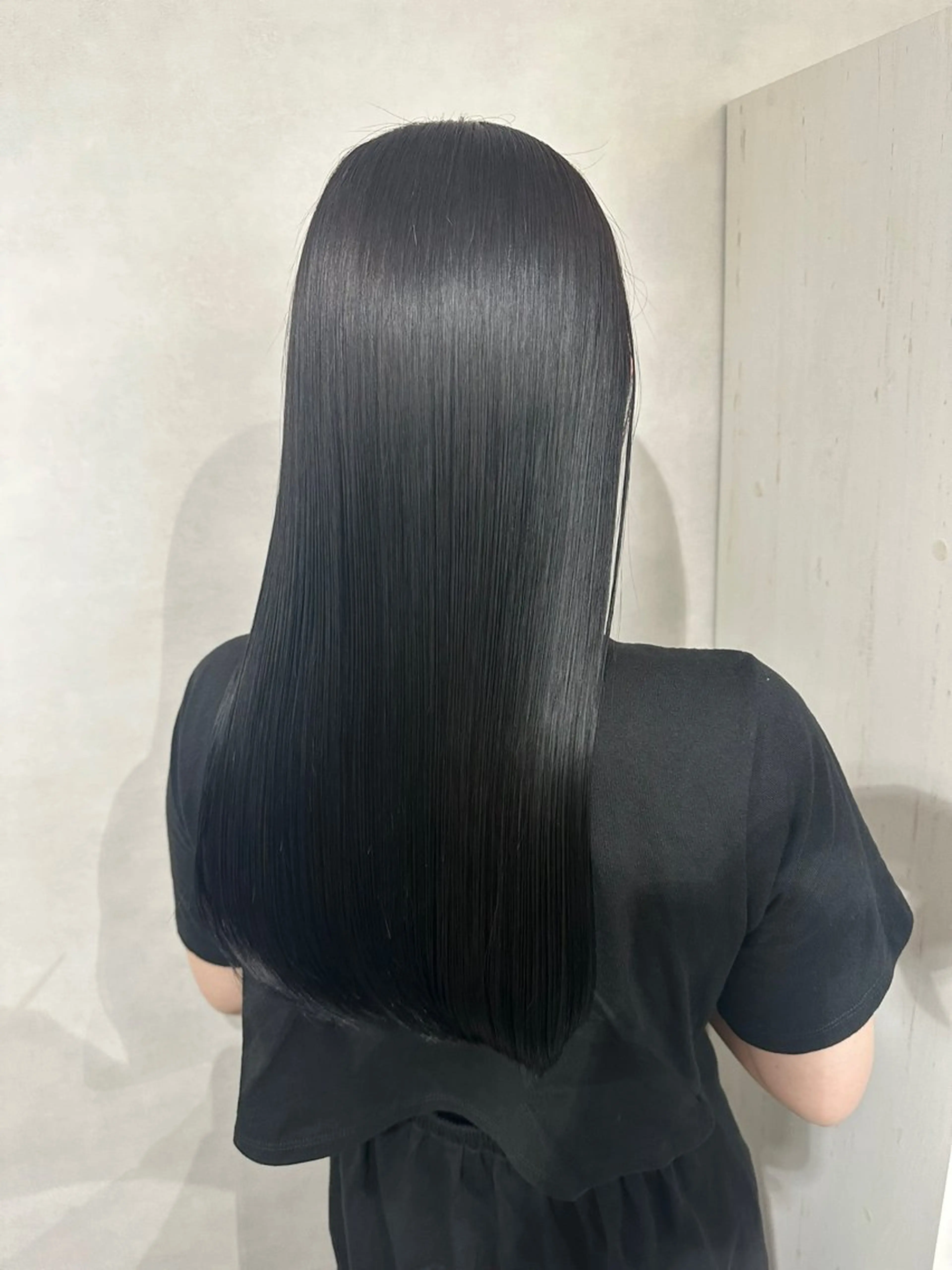 セミロング カラー リュウタ ダイキのヘアスタイル