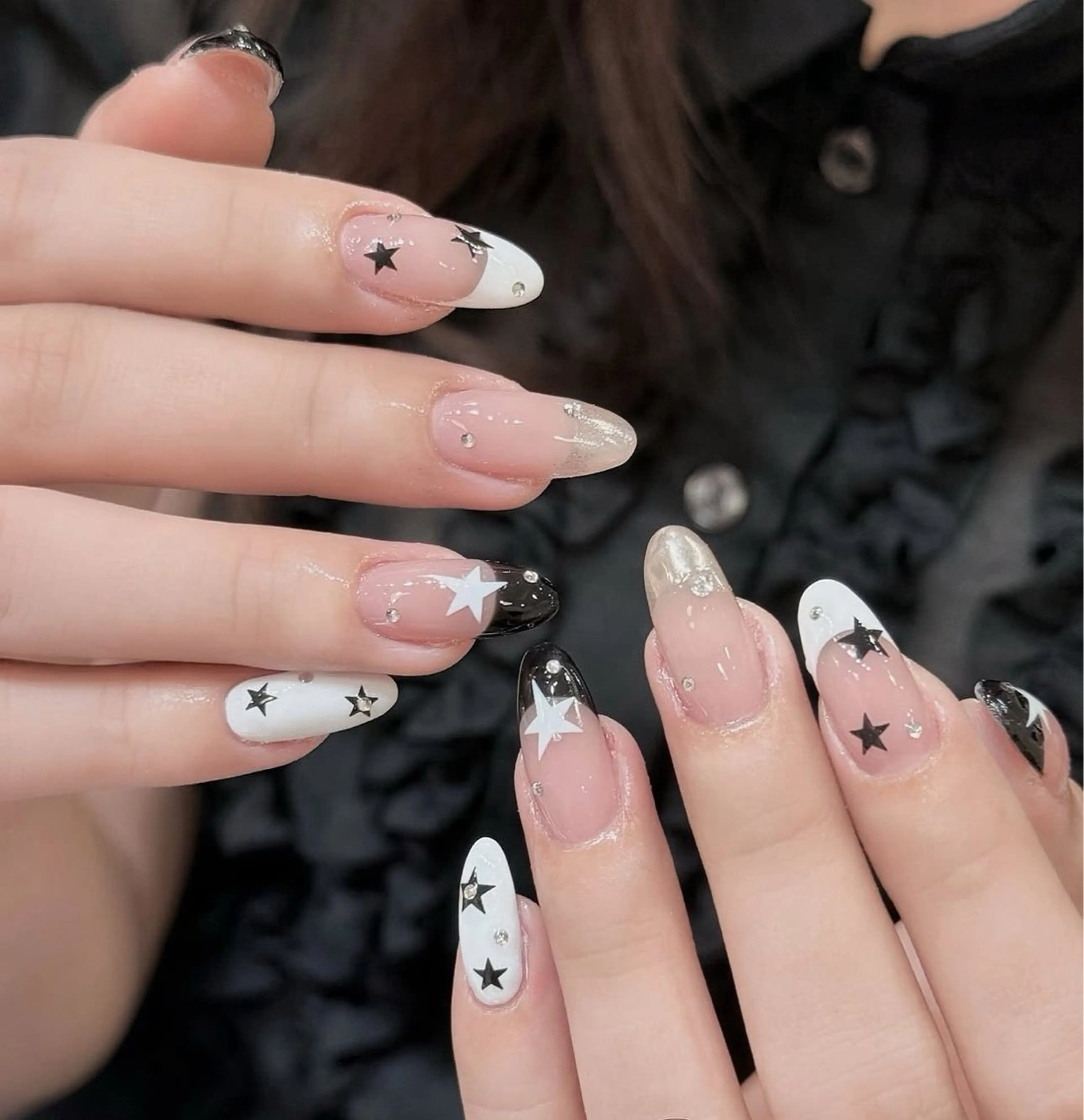 ミディアム 韓国風ヘア ハンドネイル Aila Nail ShinOkuboのネイルデザイン