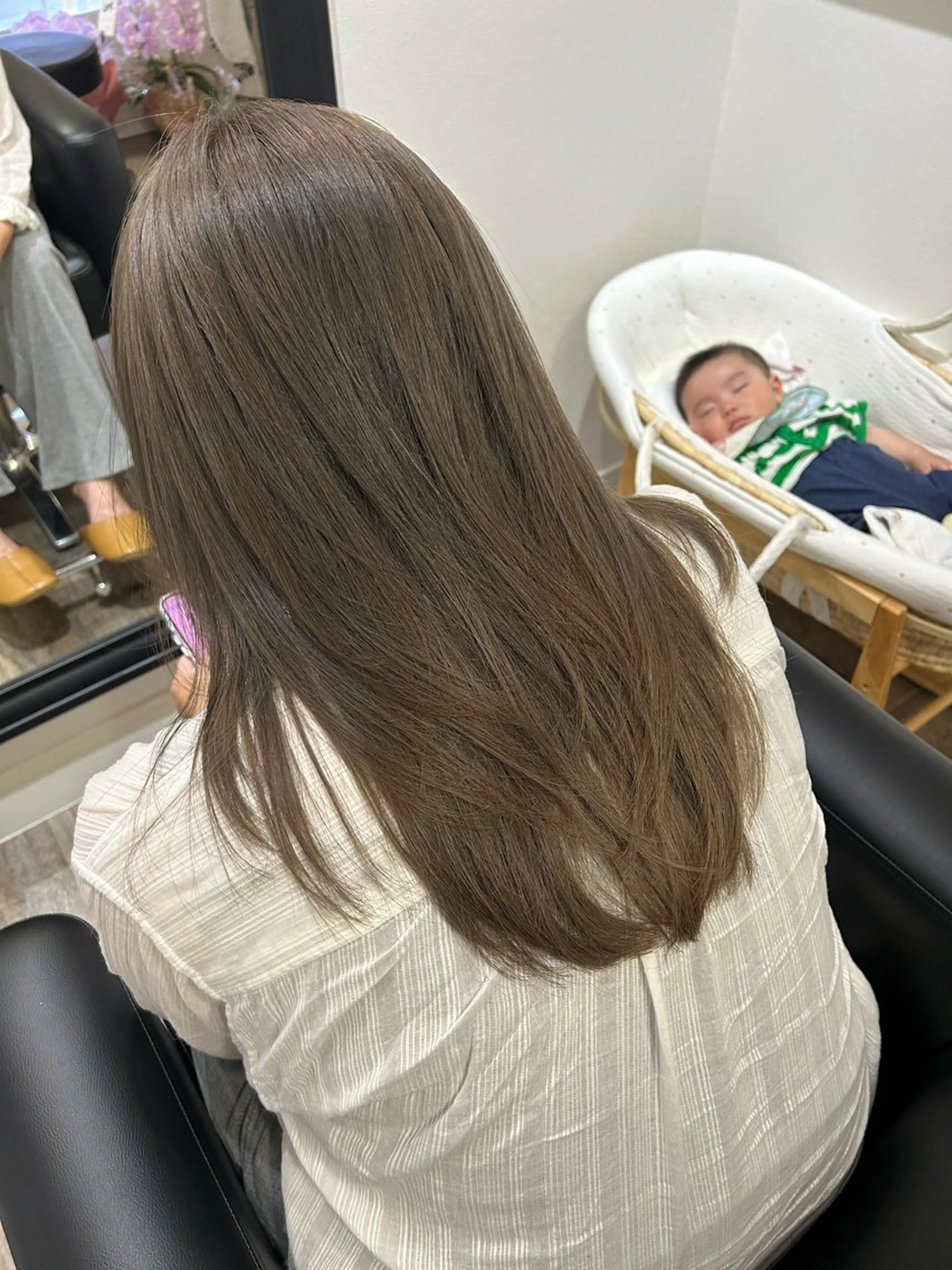 セミロング カラー ベージュカラー ブリーチ ケアブリーチ 透明感カラー ミルクティーベージュ hair salon Zöld.のヘアスタイル