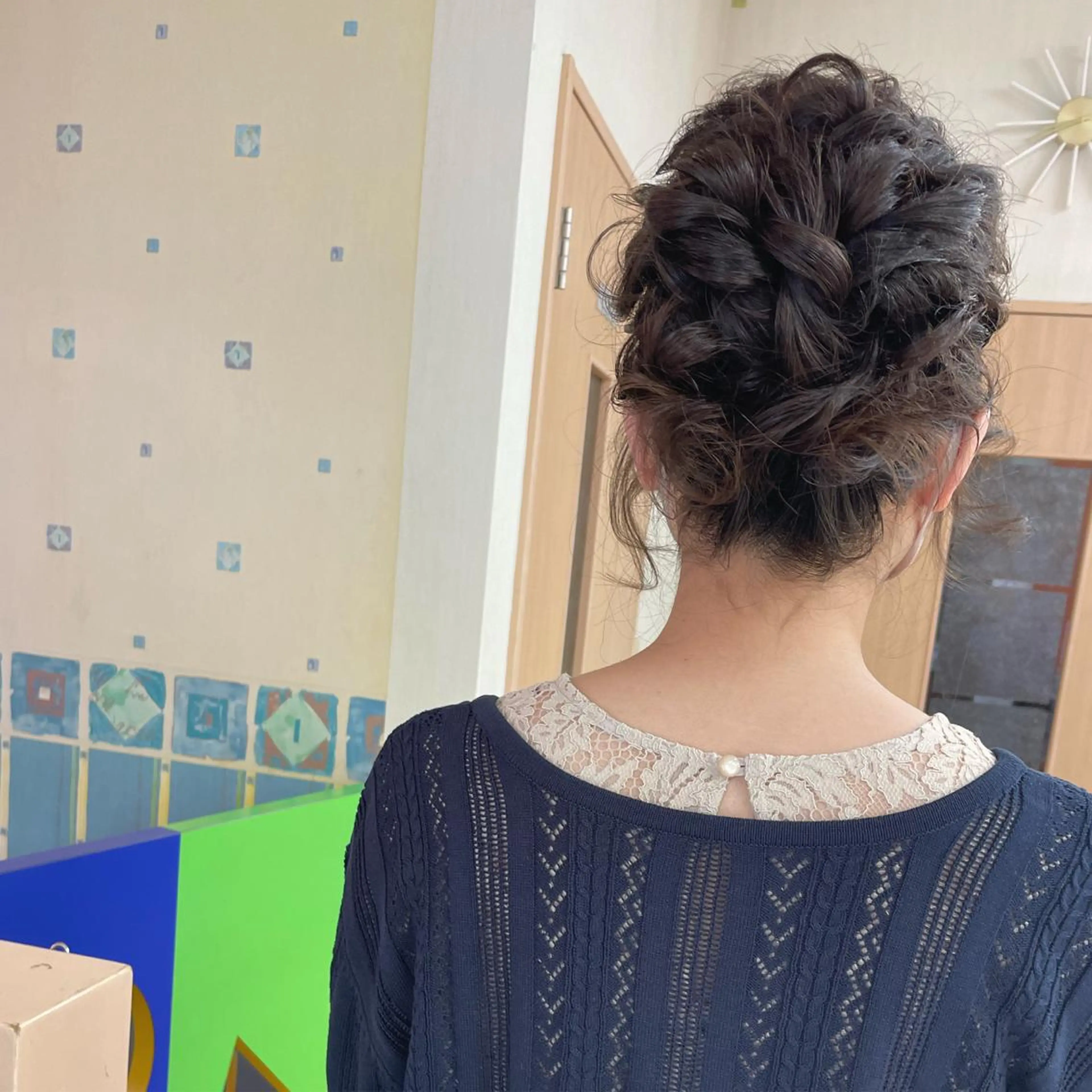 セミロング ヘアアレンジ お団子ヘア yui .のヘアスタイル