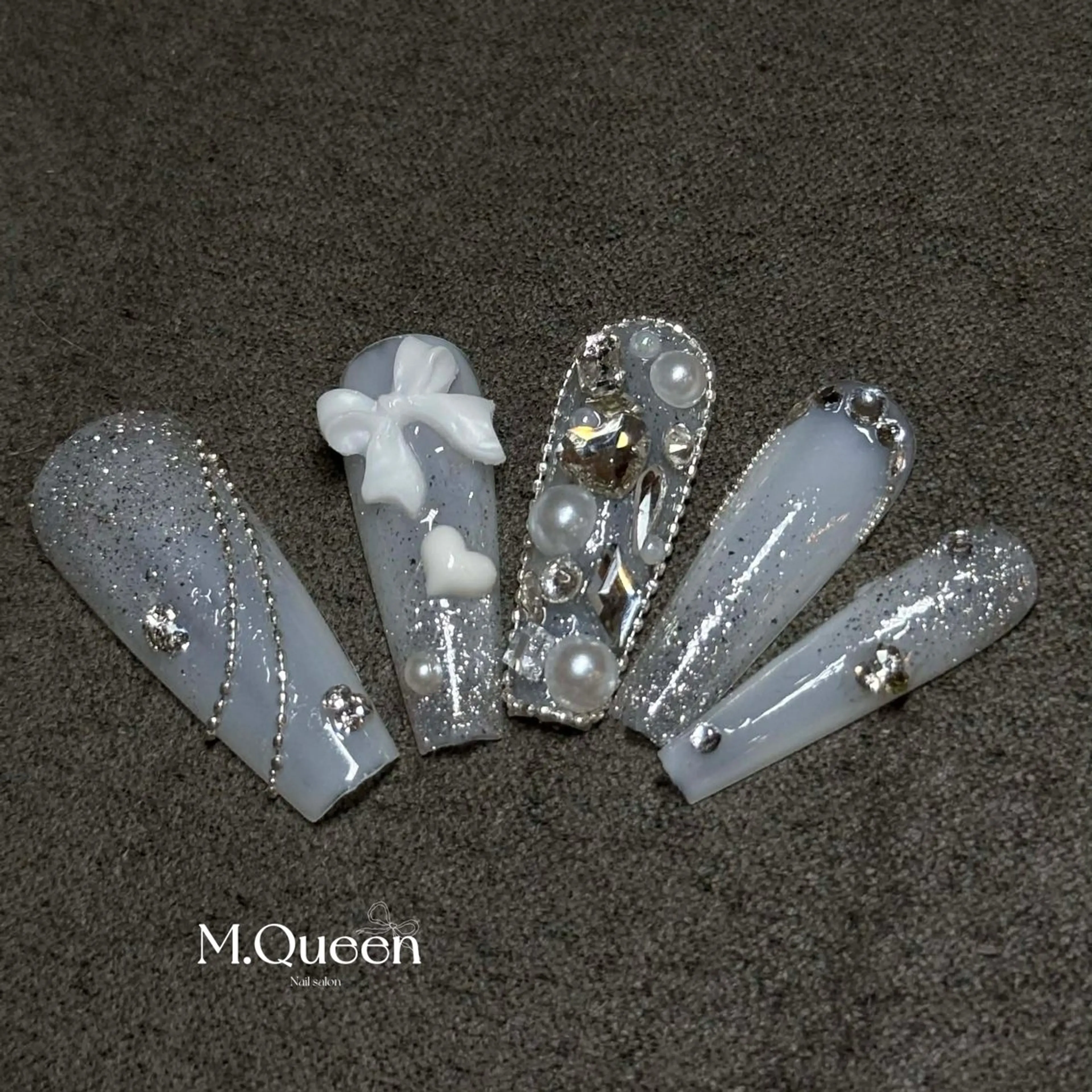 ネイル MQueen ネイルサロンのネイルデザイン