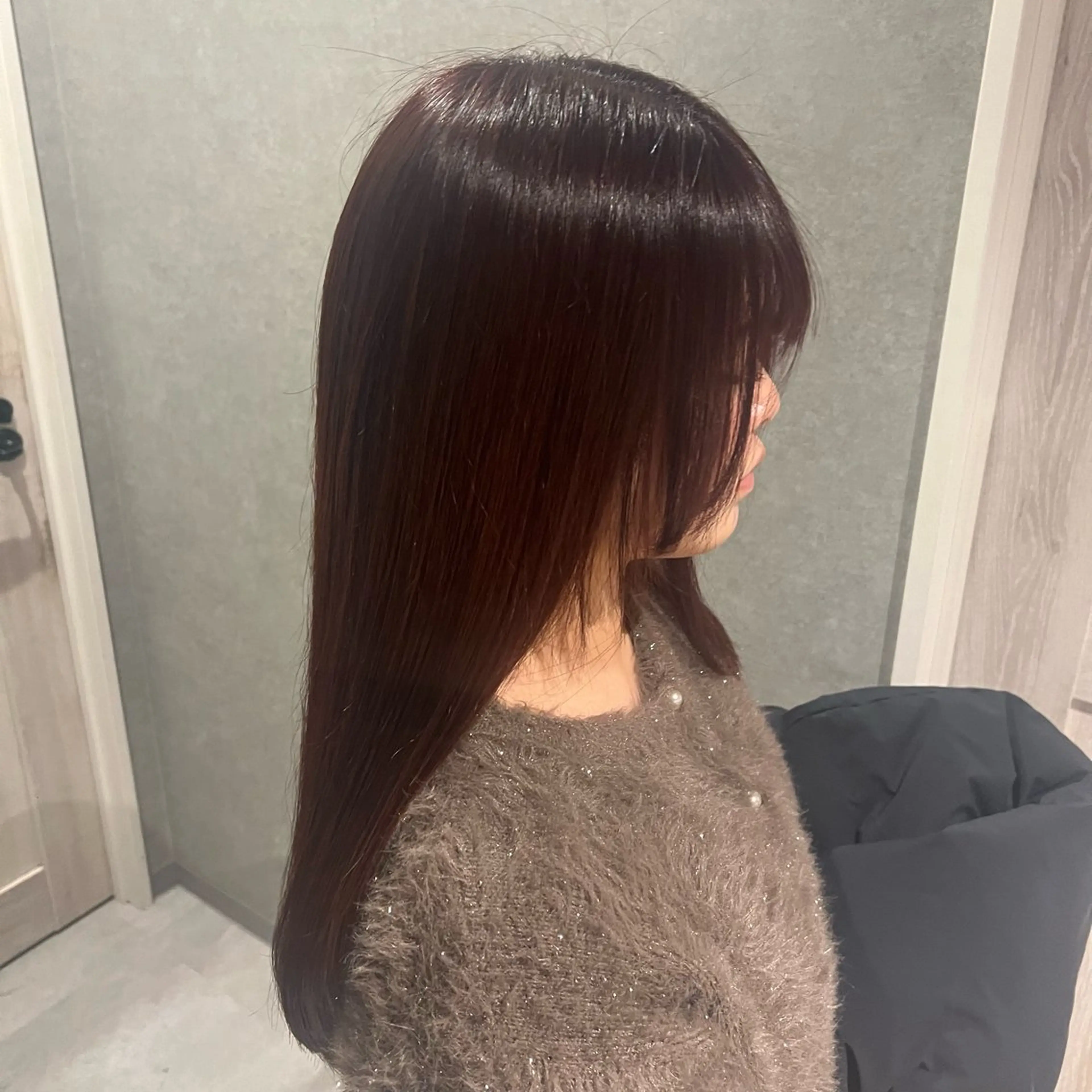 セミロング 顔まわりレイヤー 顔周りカット レイヤーカット Applause ナナのヘアスタイル