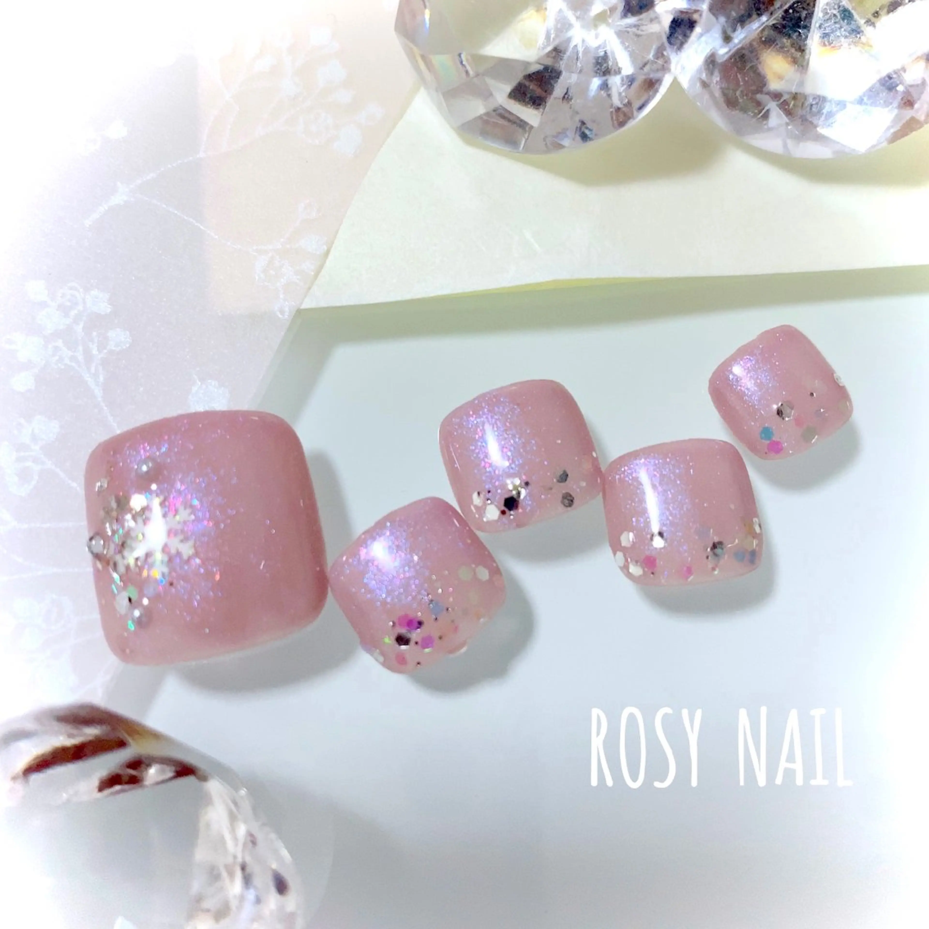 ネイル フットネイル キラキラネイル 持ち込み ピンク ROSY NAIL ロージーネイルのネイルデザイン