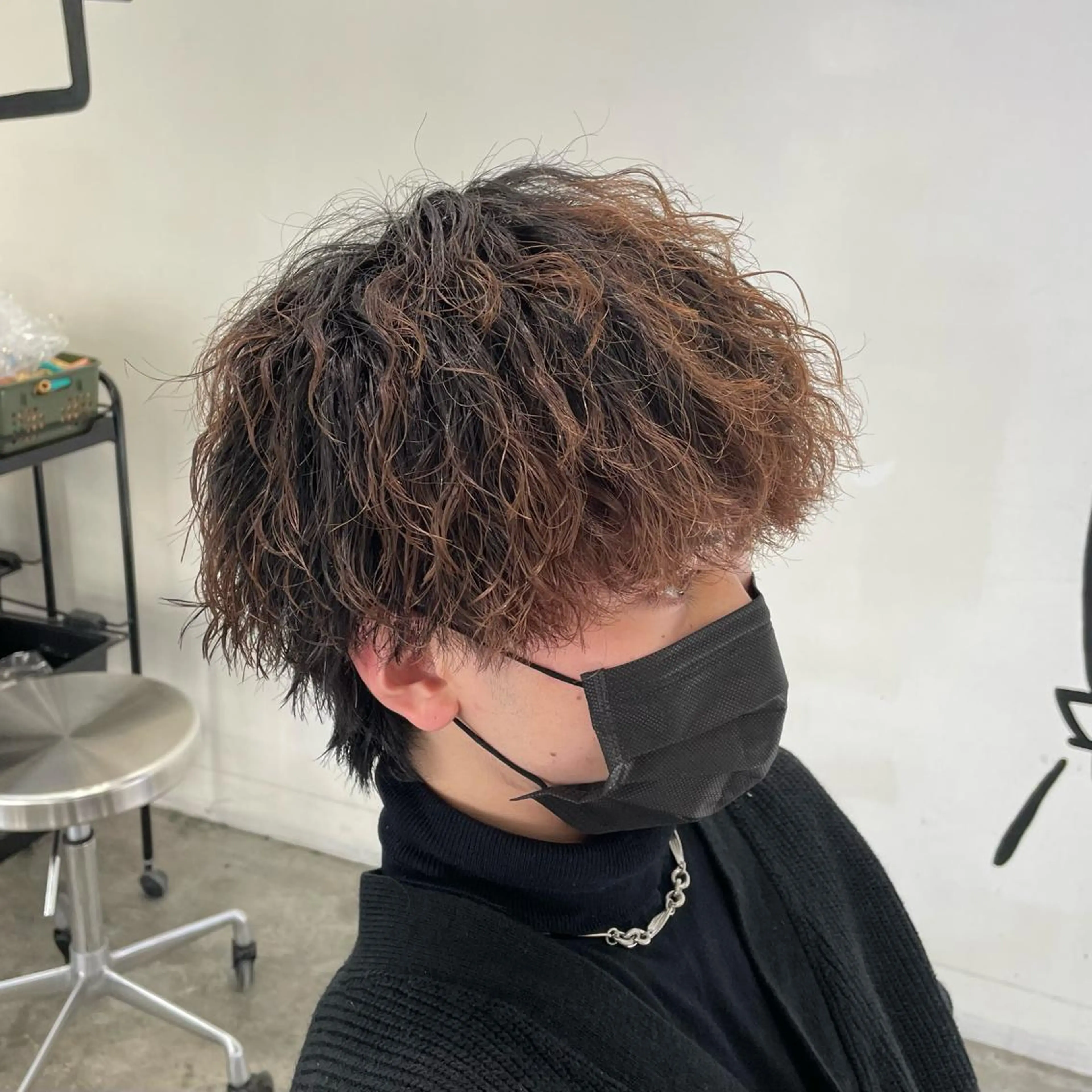 ショート カラー パーマ メンズ メンズウルフカット ショートヘア ウルフカット カット ヘアカラー パーマ メンズ特化美容師/ 藤戸 椋のヘアスタイル