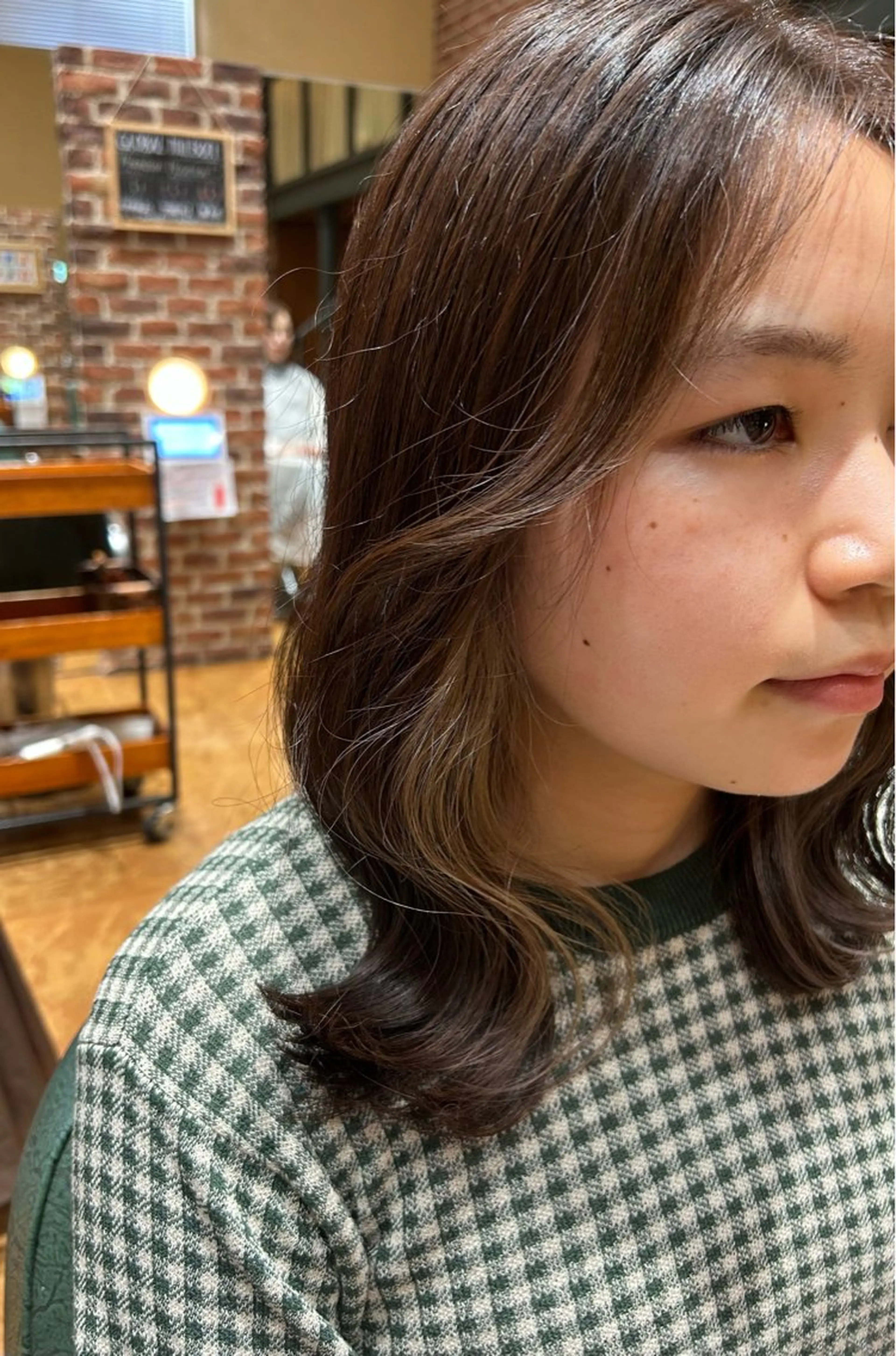 セミロング カラー ベージュカラー インナーカラー 渡邊 碧里のヘアスタイル