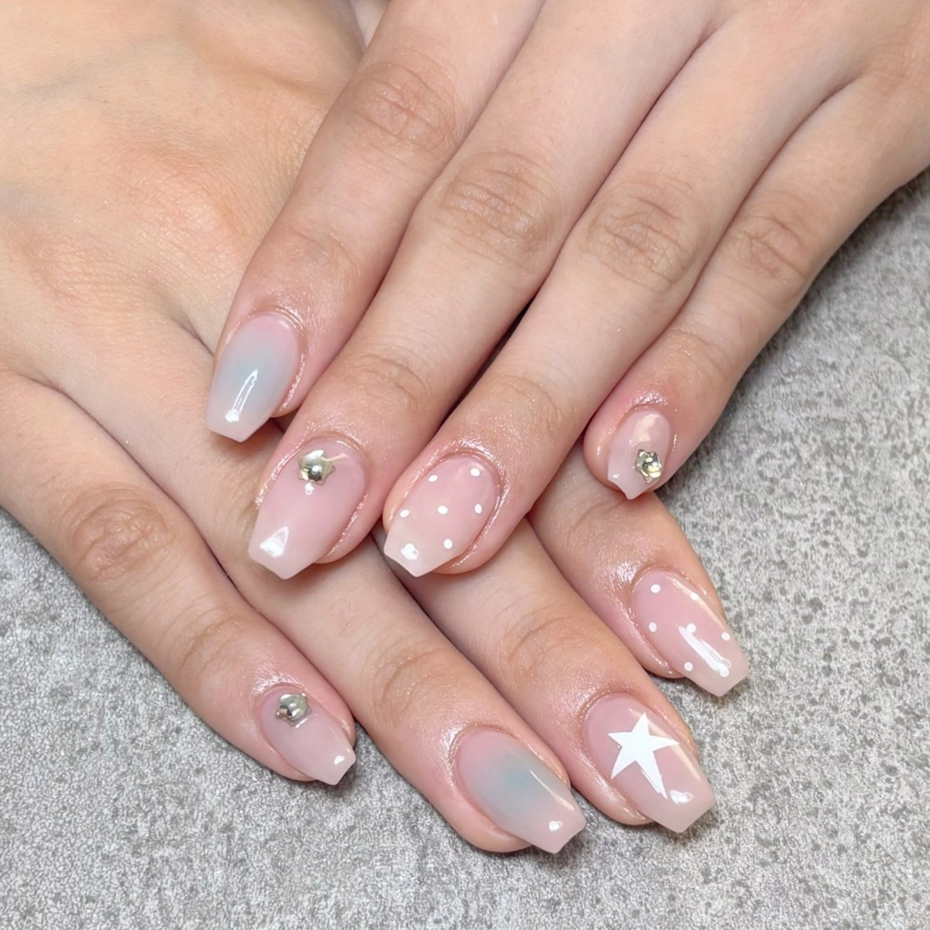 ネイル ハンドネイル nailroom DIASOMNIAのネイルデザイン