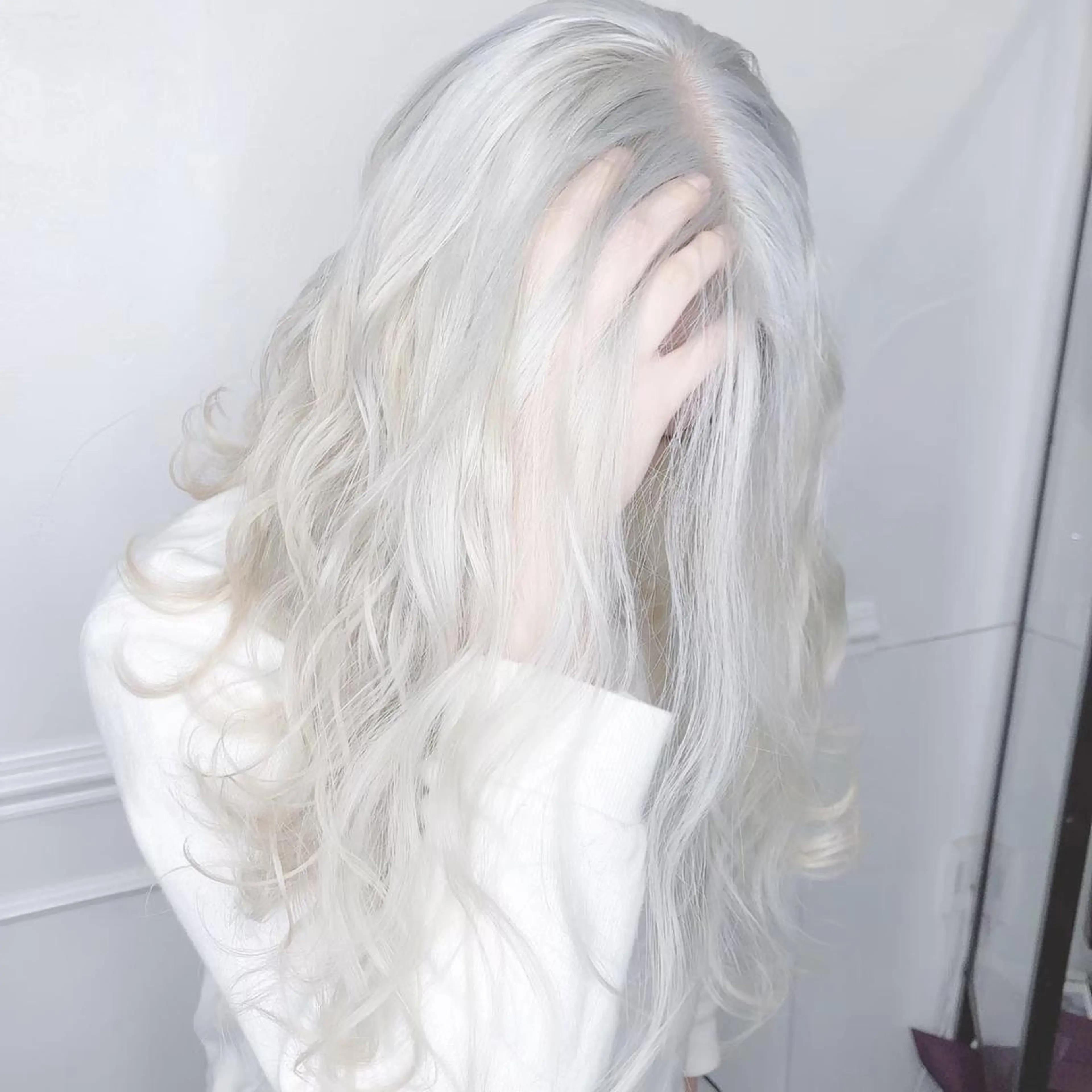 ミディアム カラー メンズ メンズブリーチ メンズハイライト メンズハイトーン メンズインナーカラー 学生(メンズ向け) JuNブリーチに 縮毛矯正するプロのヘアスタイル