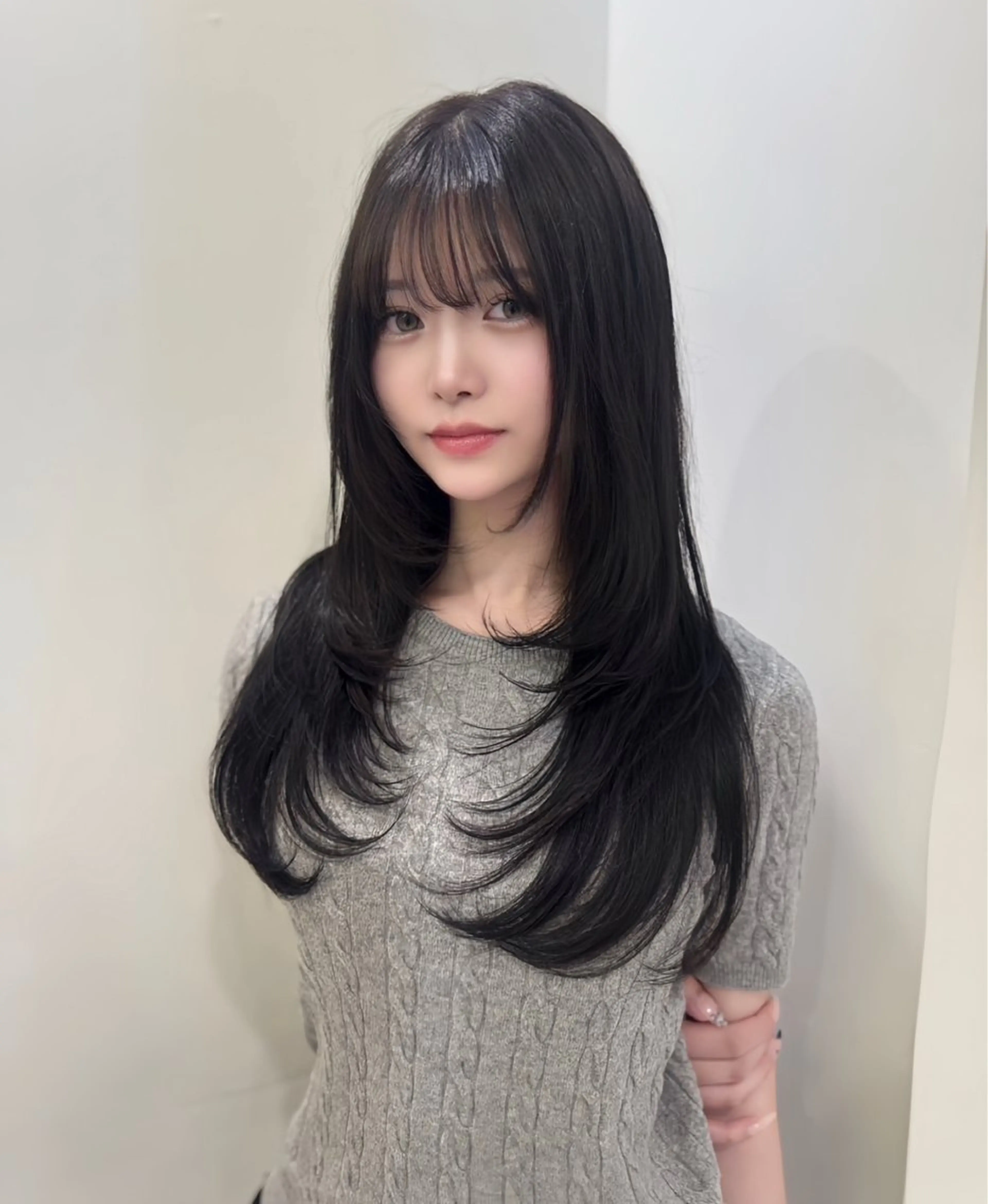 ロング カラー ヘアアレンジ カット ヘアカラー トリートメント ヘッドスパ ヘアセット 韓国レイヤーカット /韓国トレンドカラーのヘアスタイル