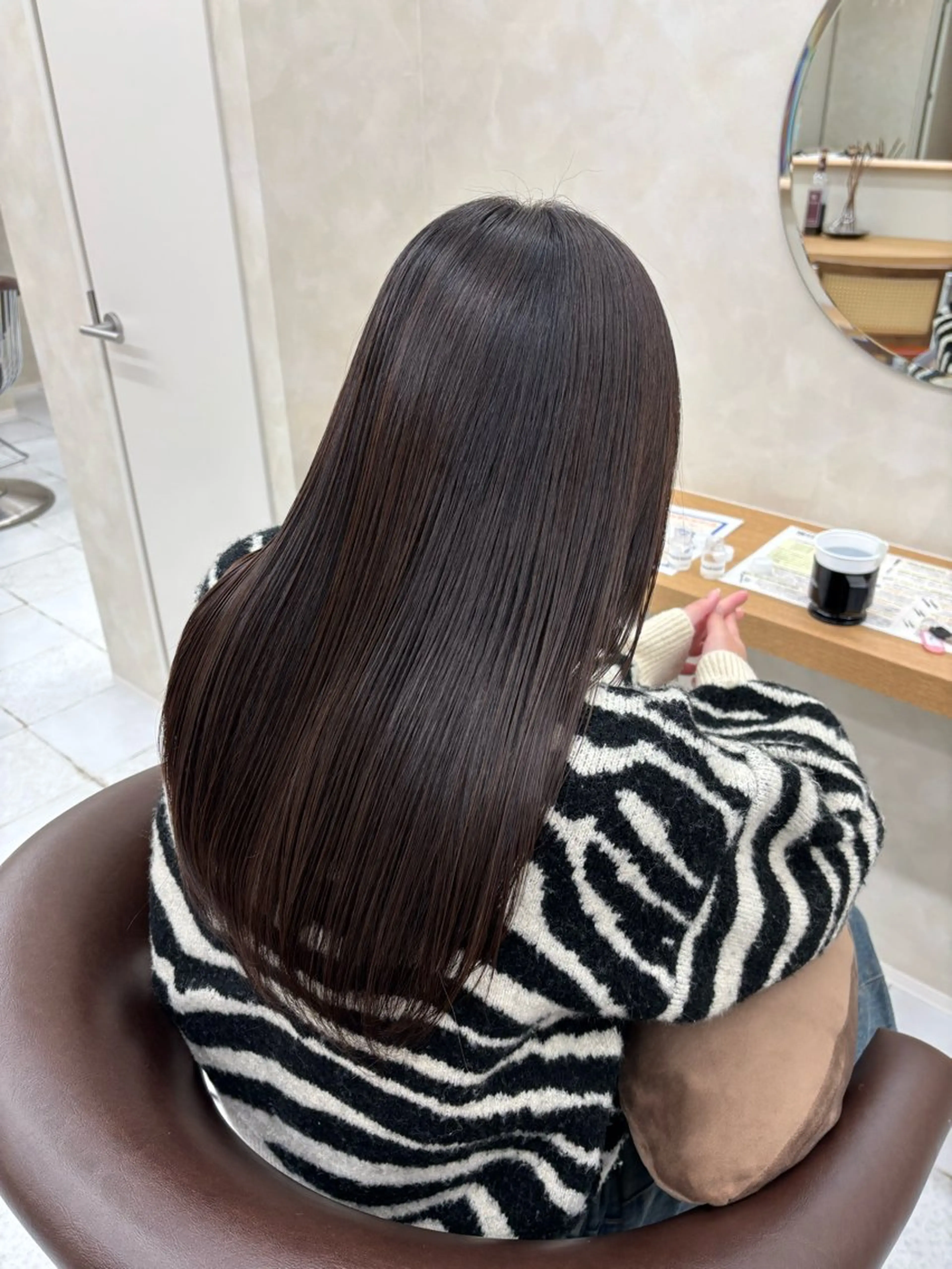 ロング 縮毛矯正 ブリーチなしカラー/ 暖色カラー/艶カラーのヘアスタイル