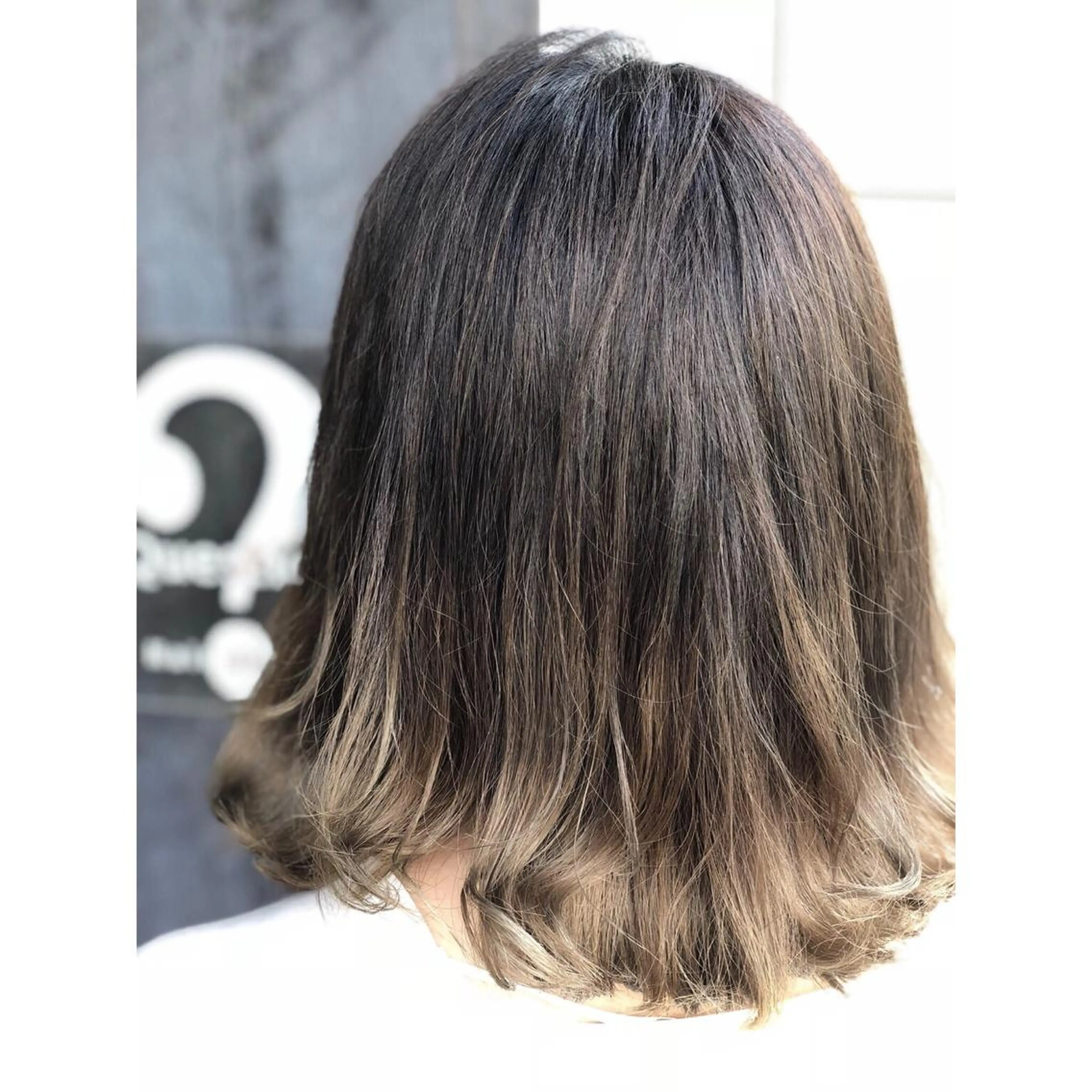 ミディアム カラー グラデーションカラー シルバー パーソナルカラー診断 できます 木曽 主博のヘアスタイル