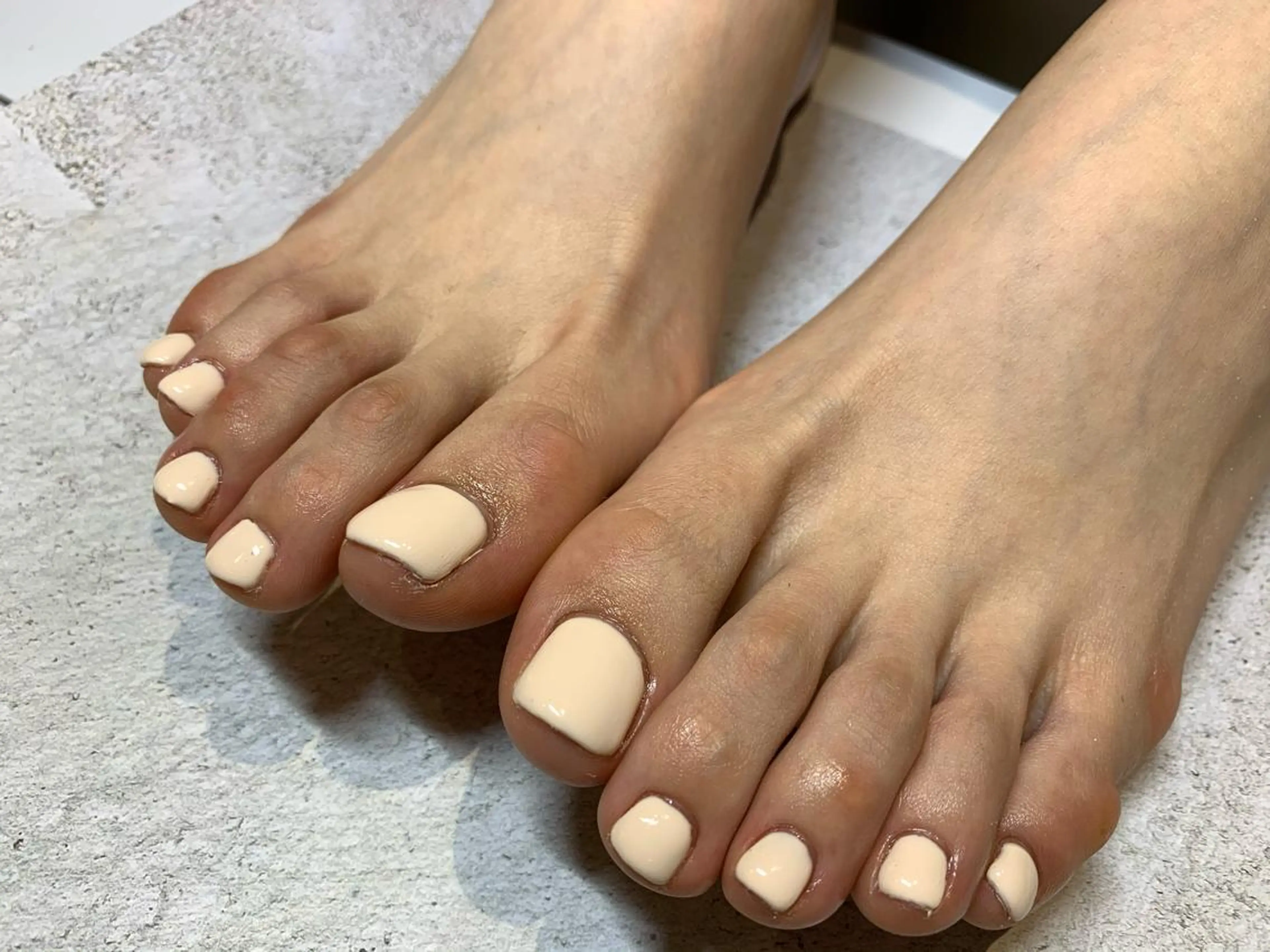 ネイル フットネイル ワンカラーネイル マキノ ユイのネイルデザイン