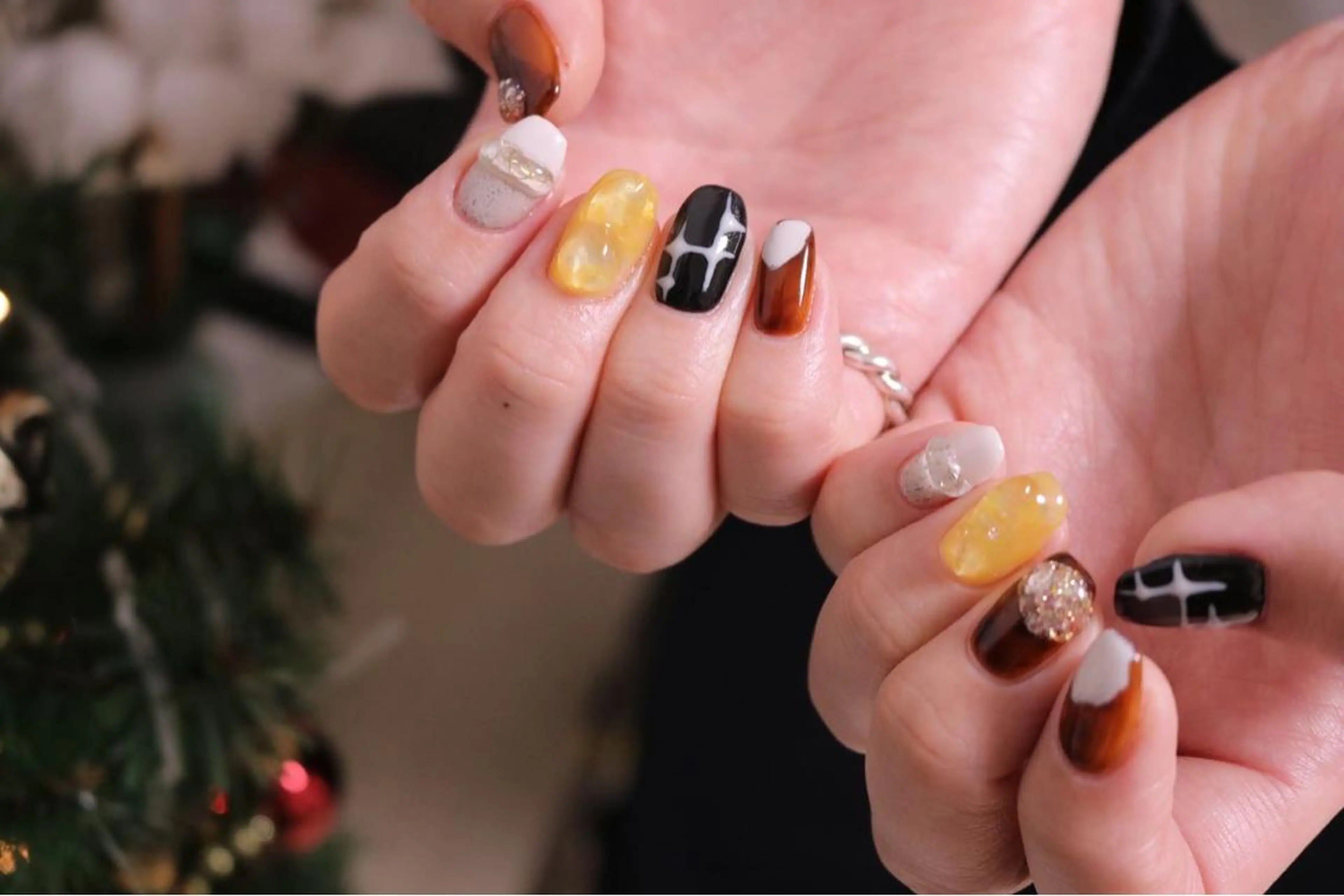 ネイル オーロラネイル カジュアル 長さ出し ジェルネイル 韓国ネイル ハンドネイル MH Nailのネイルデザイン