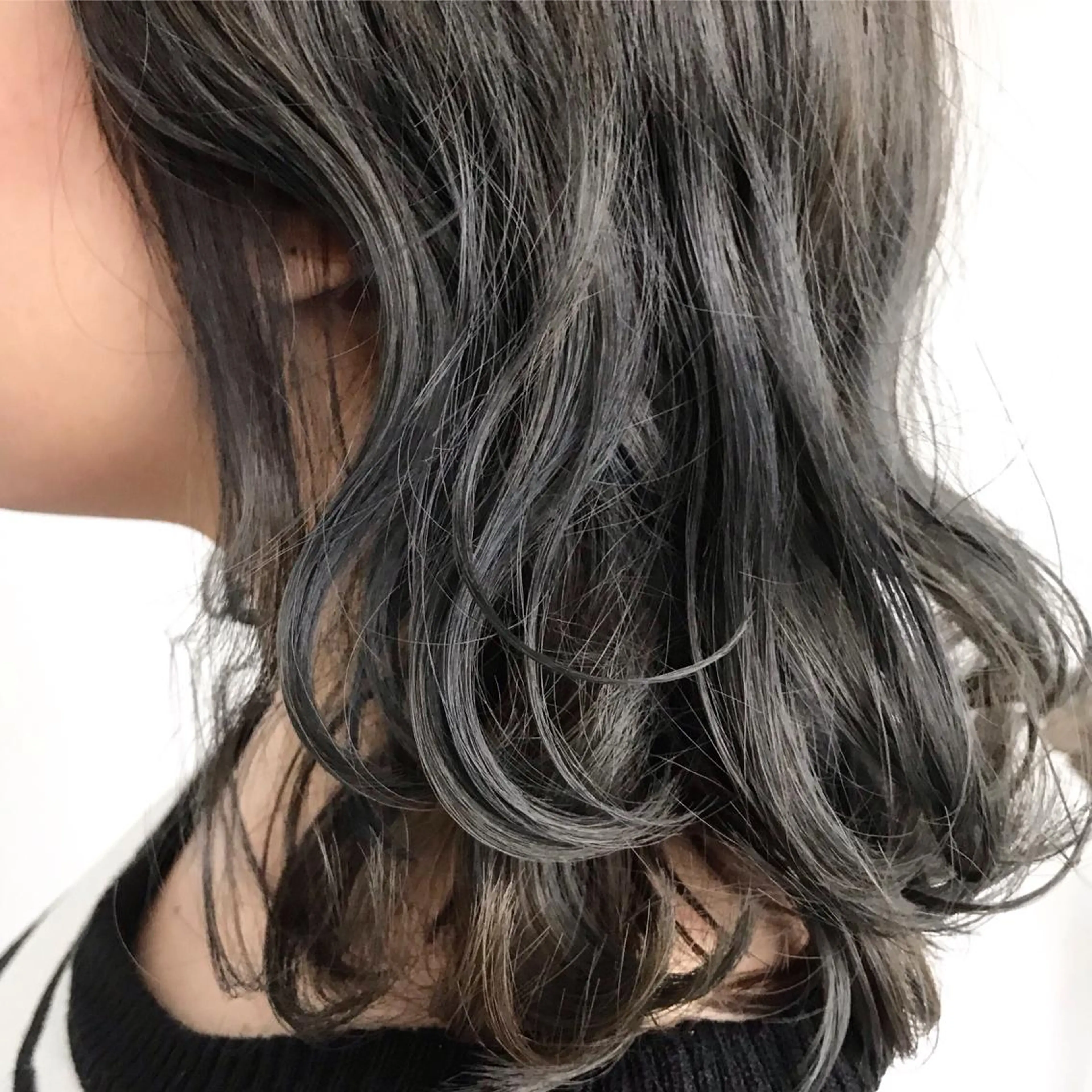 セミロング カラー グレージュ アイスグレージュ 大嶋 宏隆のヘアスタイル