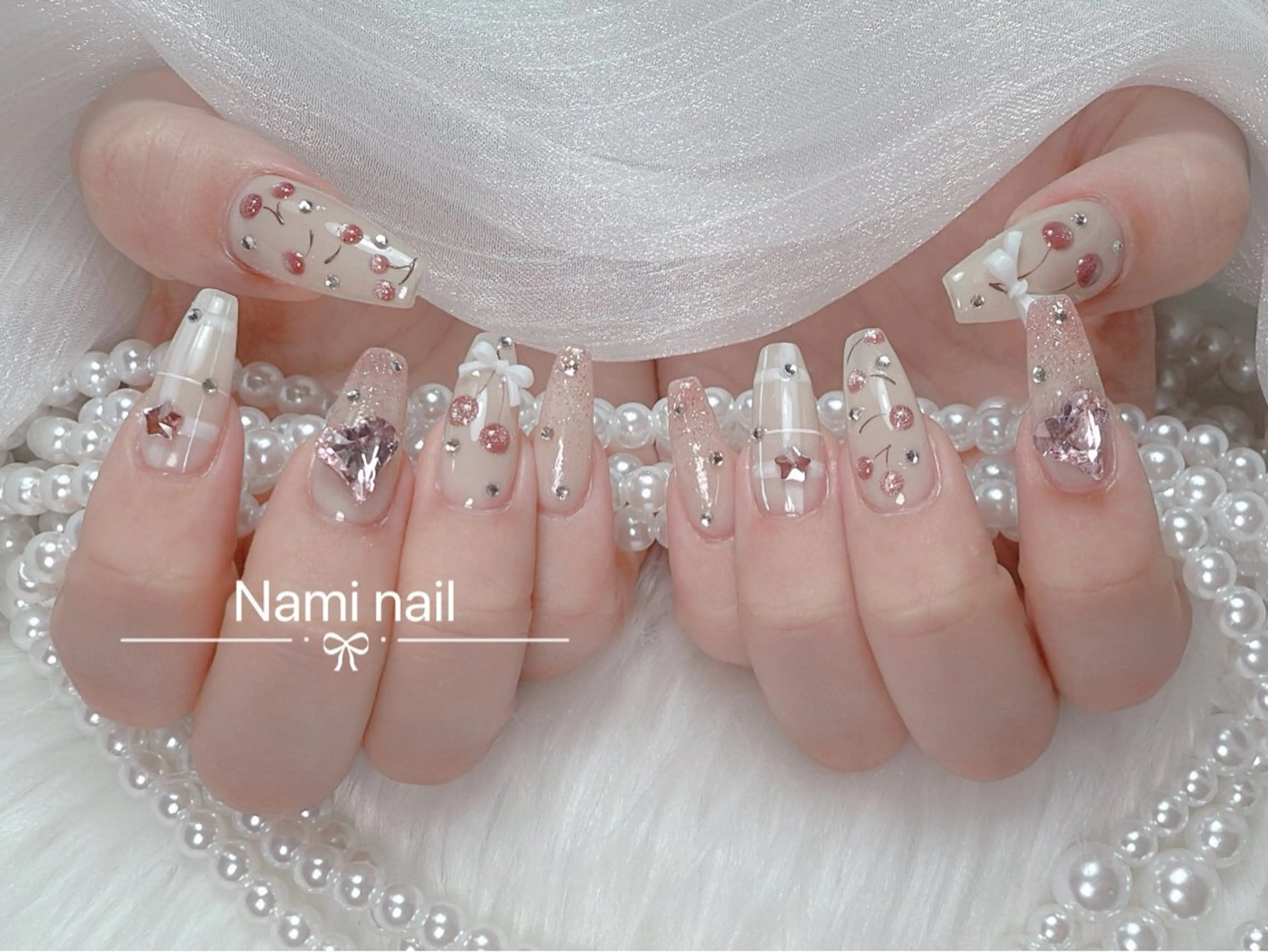 ネイル 長さ出し ガーリー 韓国ネイル ロングネイル 持ち込み ハンドネイル Nami nail salonのネイルデザイン