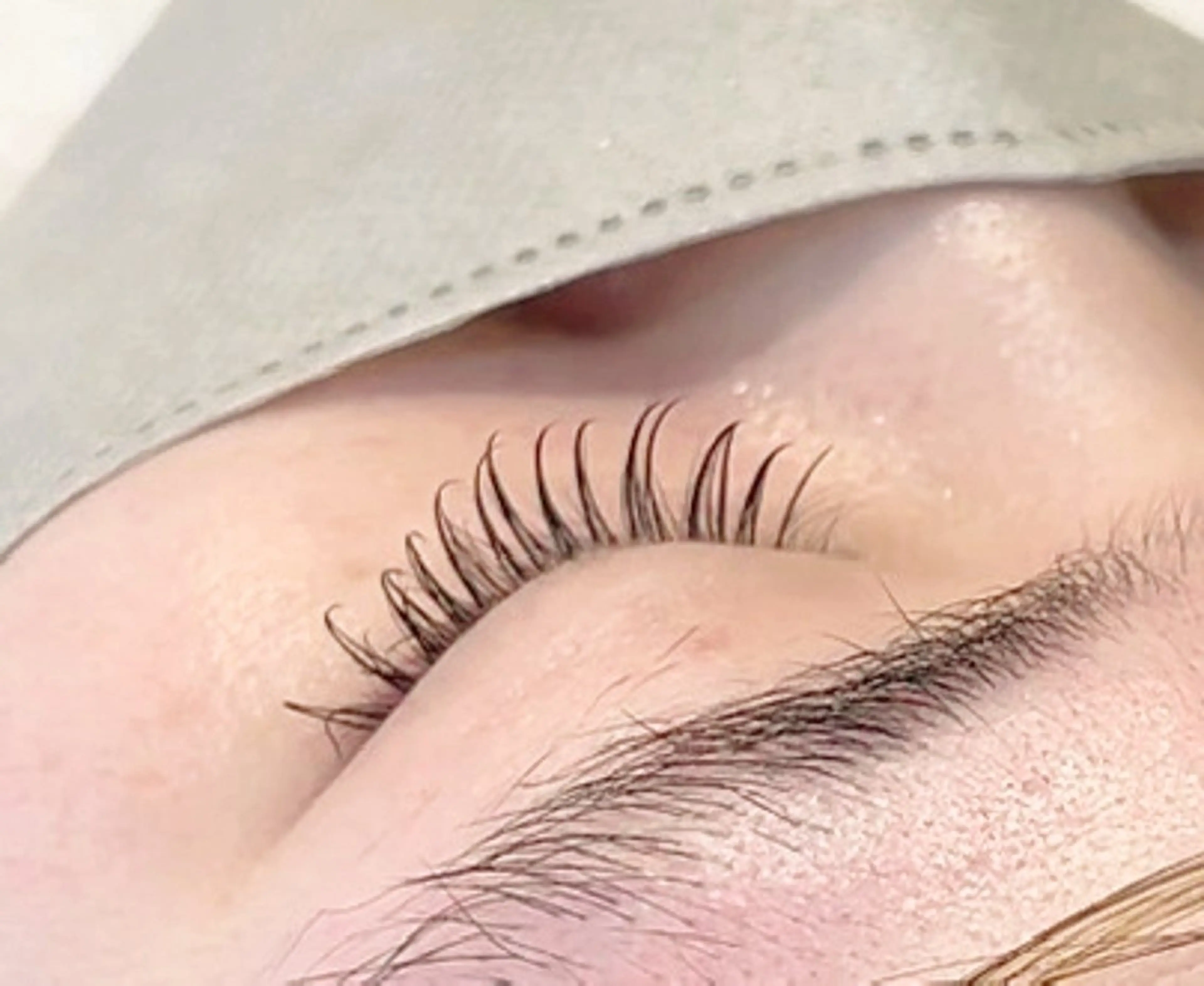 マツエク・マツパ 渡部 奏美のヘアスタイル