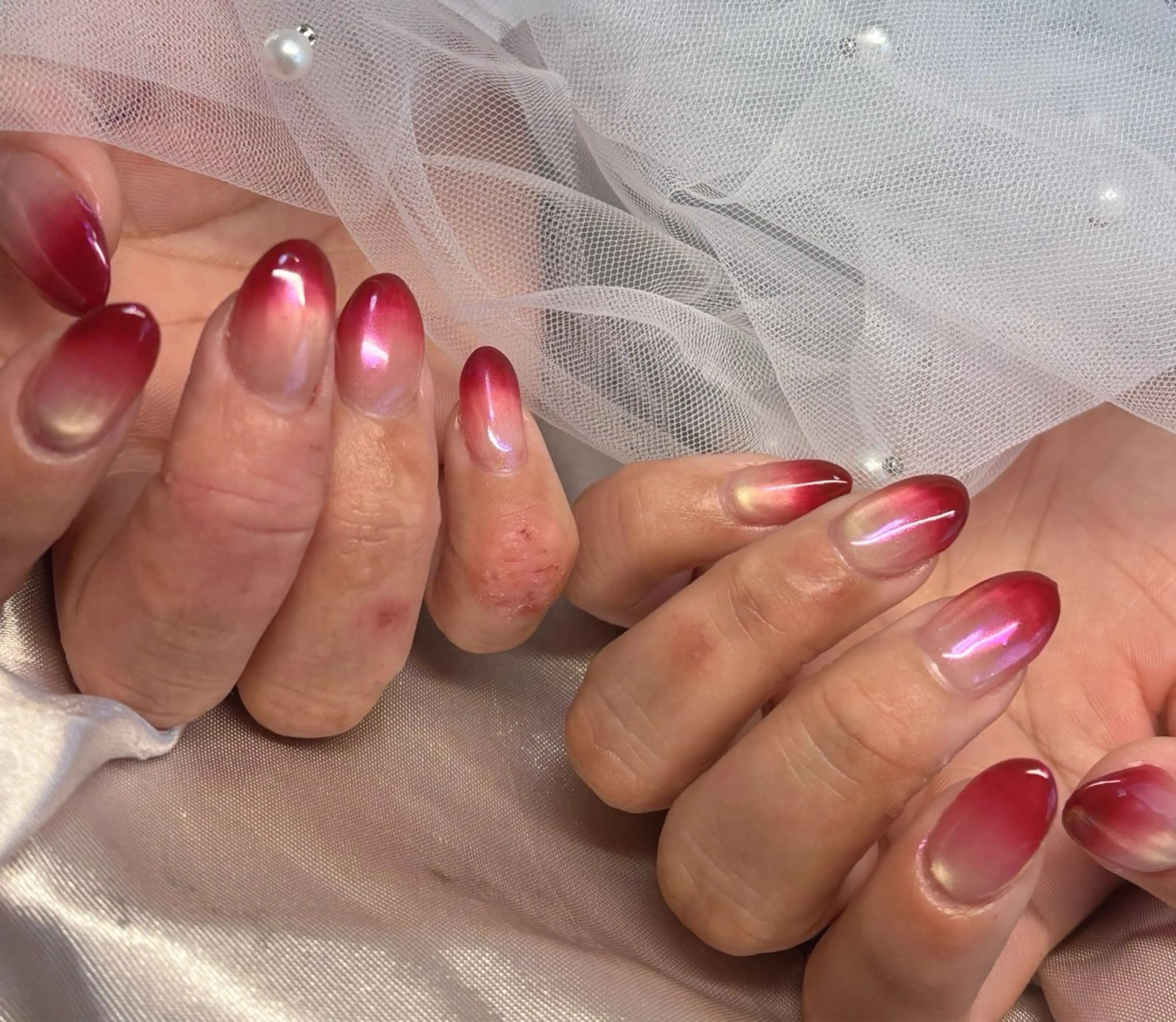 ネイル 長さ出し ジェルネイル グラデーション マグネットネイル 赤色 ハンドネイル 認定講師⭐️歴20年 サロン&スクールのネイルデザイン