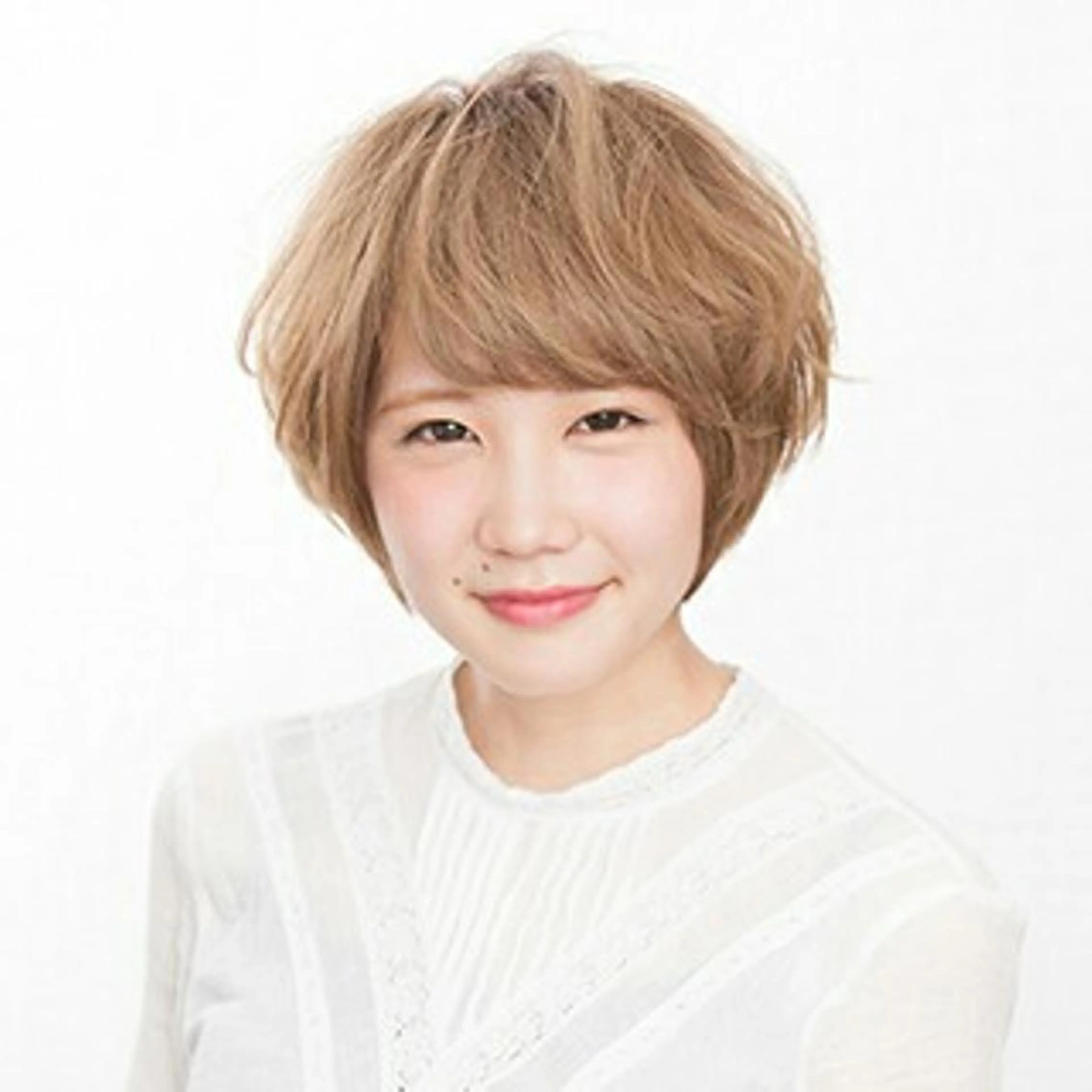 ショート 宇賀治 智のヘアスタイル