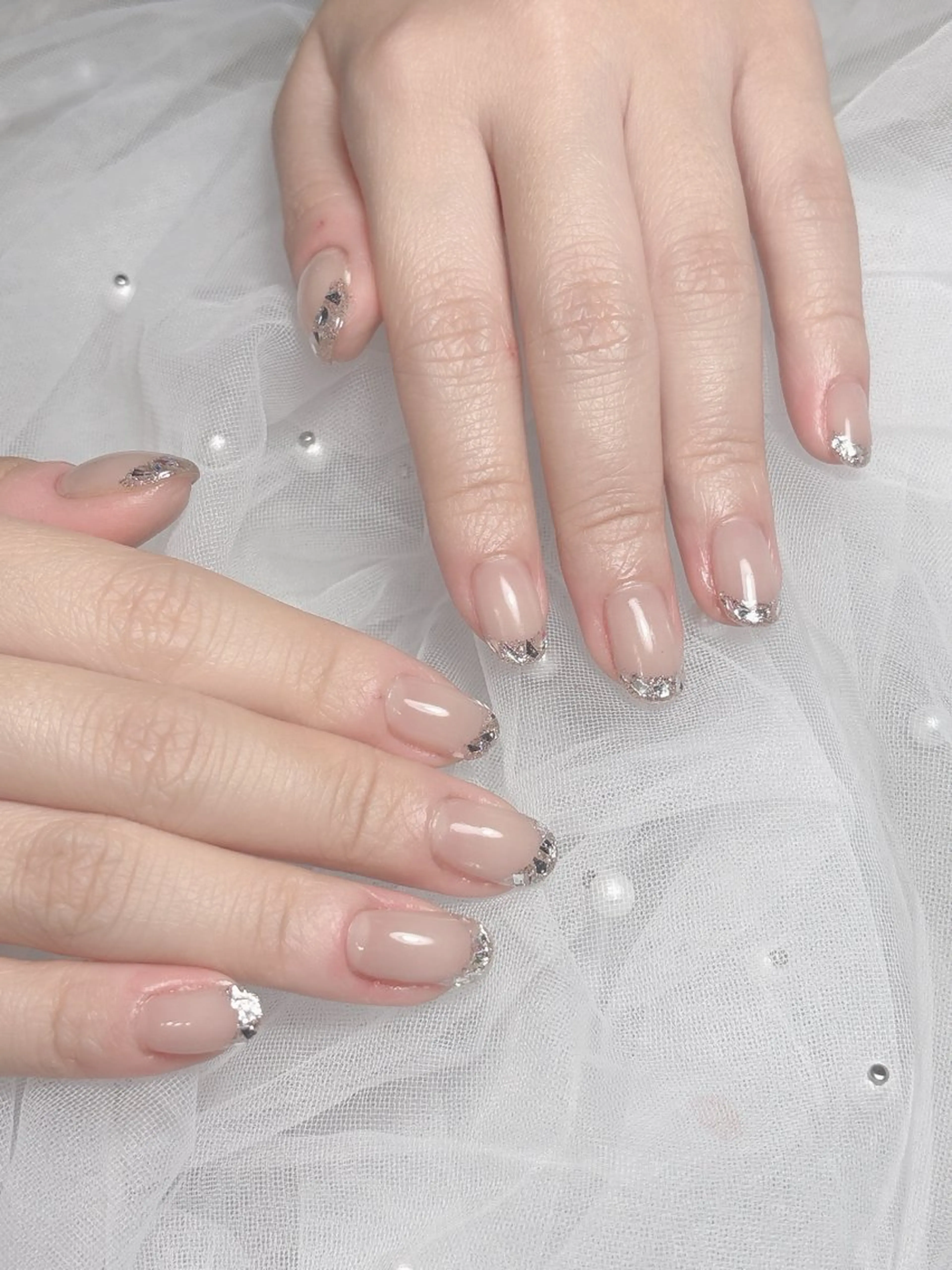 ネイル フレンチネイル ガラスフレンチ ハンドネイル gloss by KAOのネイルデザイン
