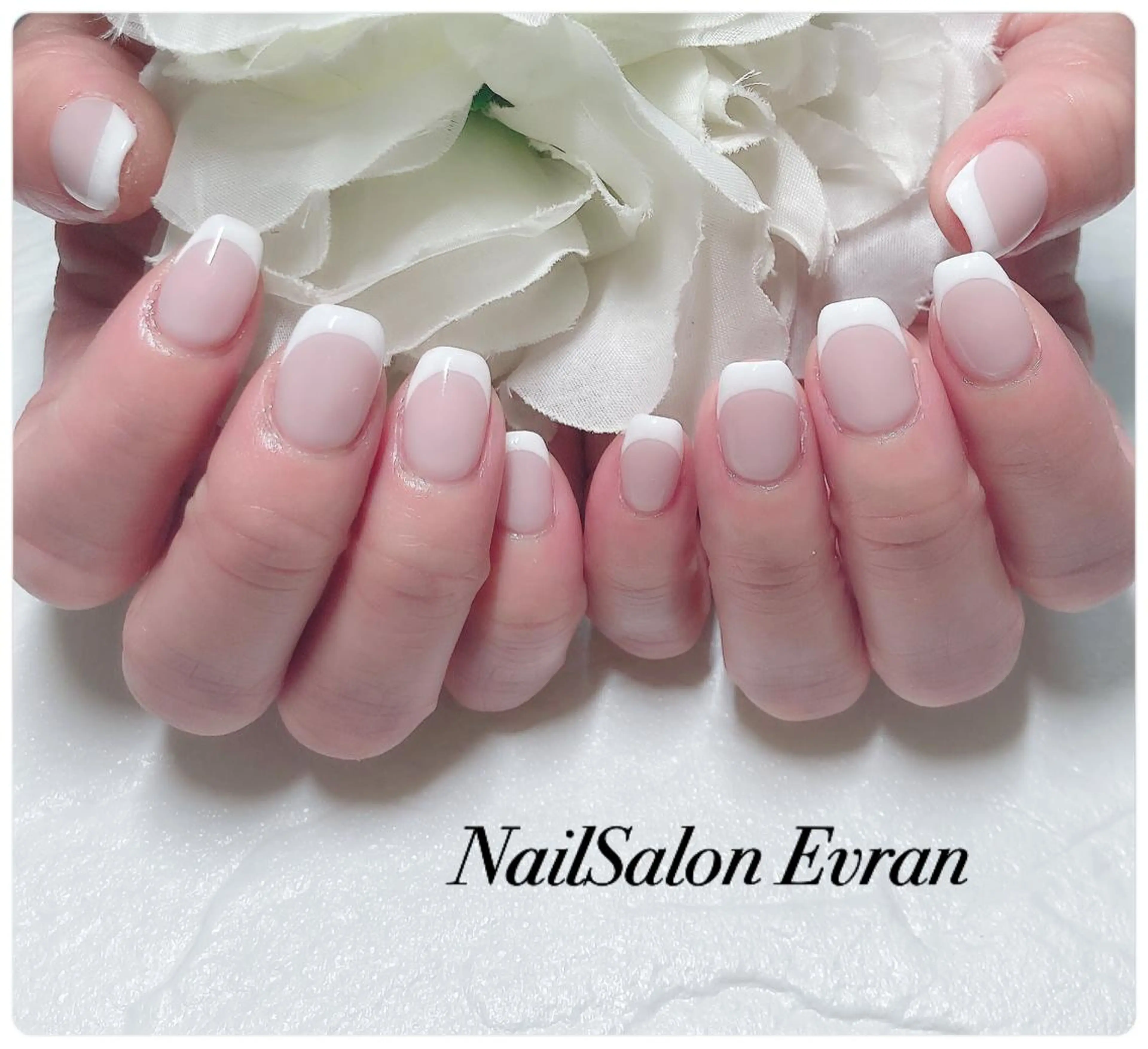 ネイル アートネイル フレンチネイル マグネットネイル 持ち込み ニュアンスネイル ハンドネイル Nail salon Evranのネイルデザイン
