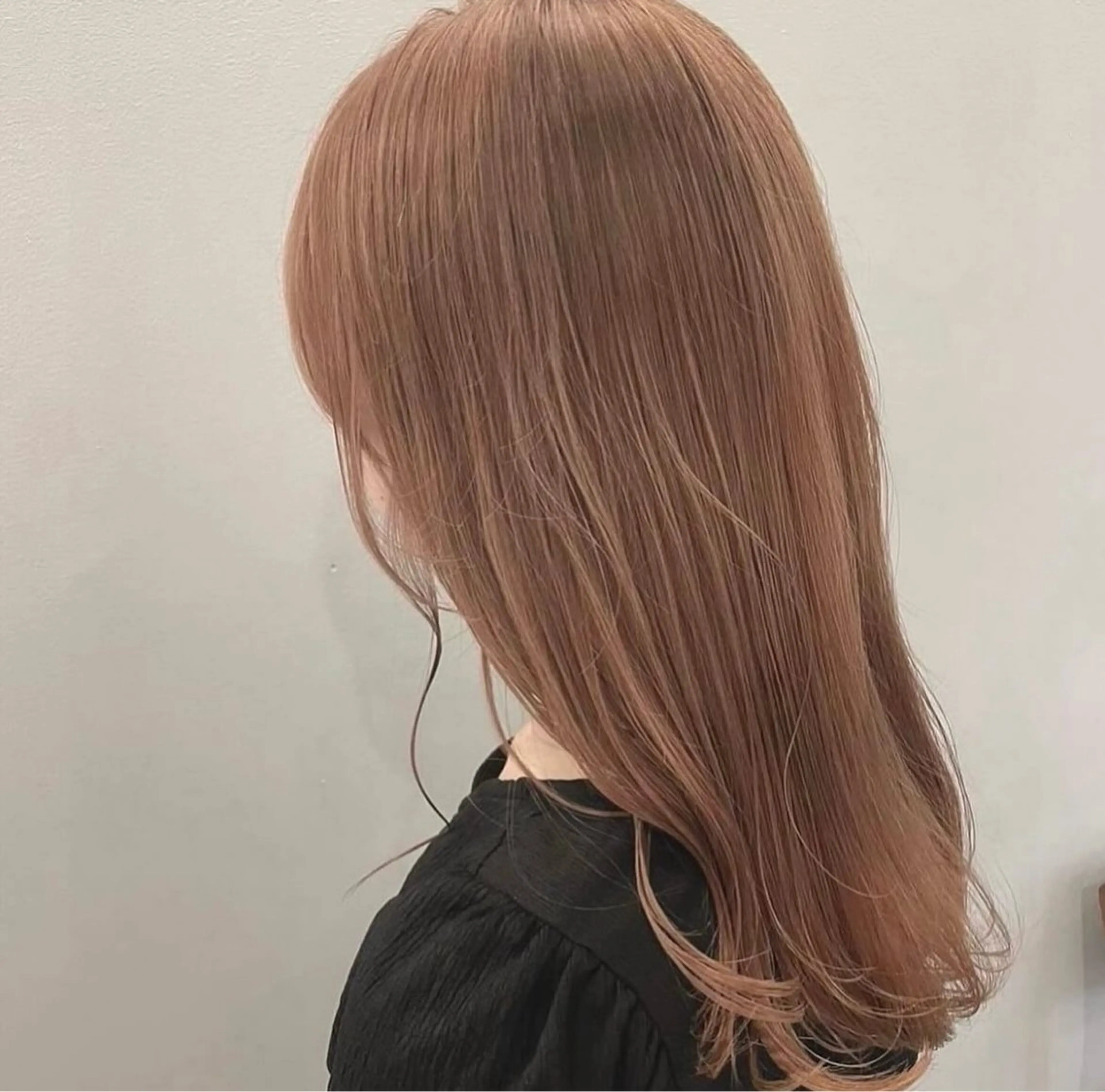 ロング 金気 真央のヘアスタイル