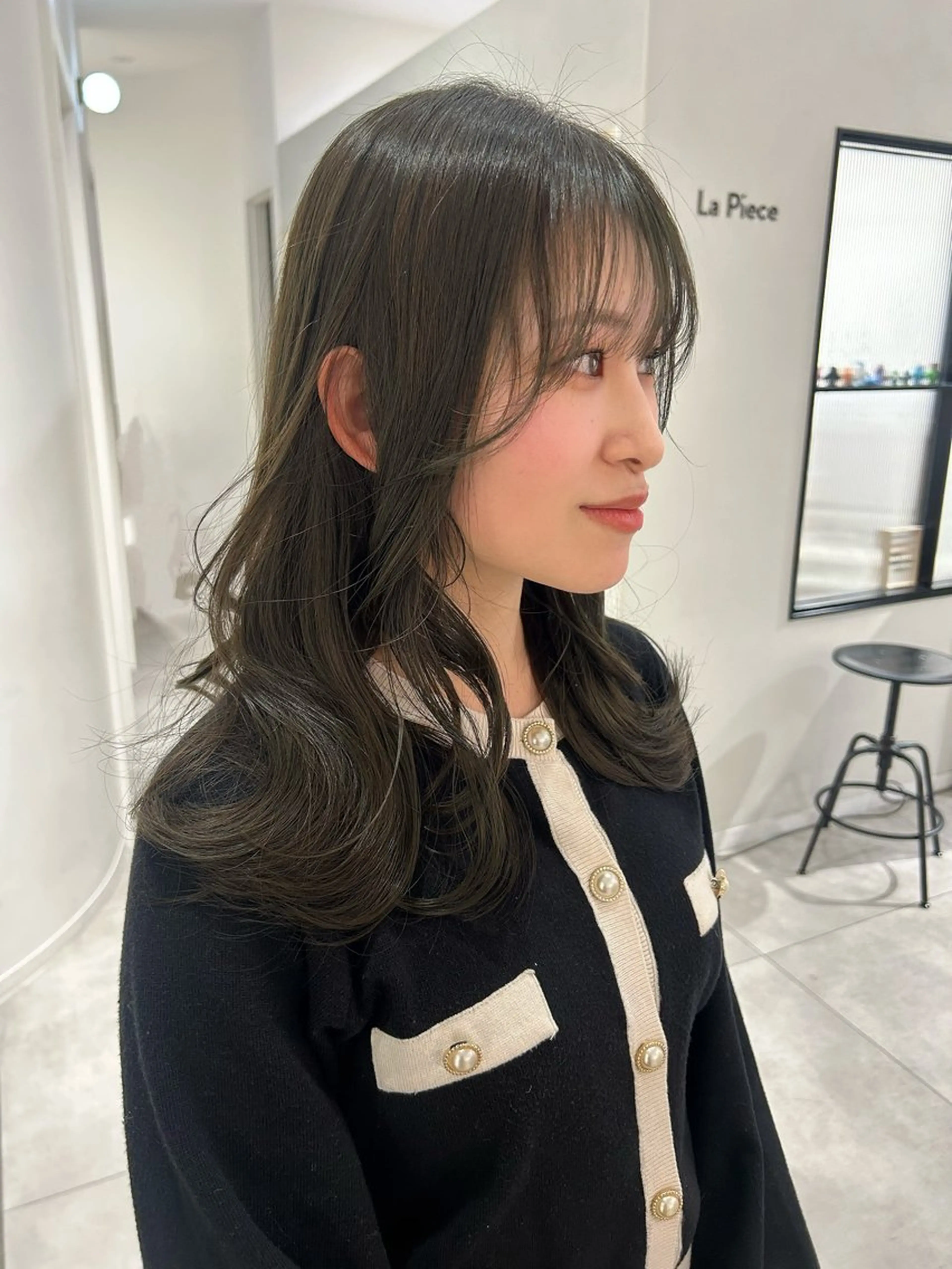 ミディアム カラー 透明感カラー カット ヘアカラー オリーブベージュ/ ブリーチなし透明感のヘアスタイル