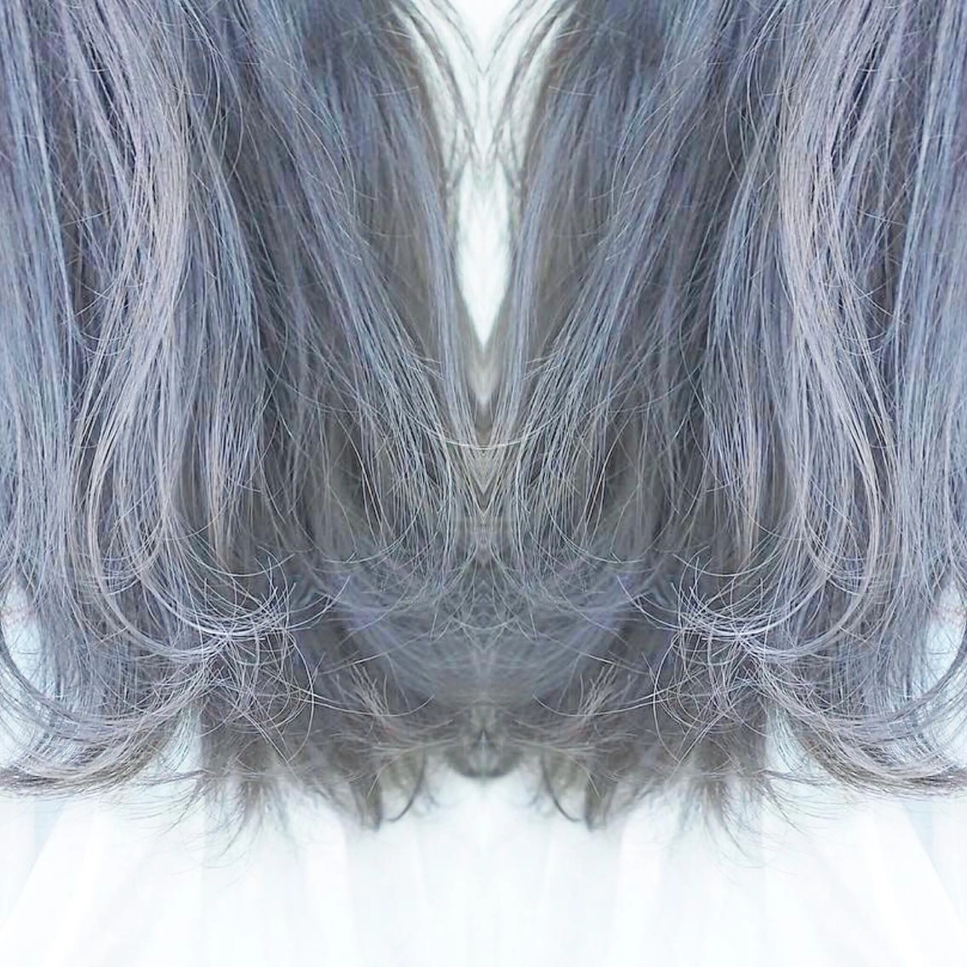 セミロング カラー ヘアアレンジ アッシュ アッシュグレー ブリーチ 及川シゲル 髪質改善講師のヘアスタイル