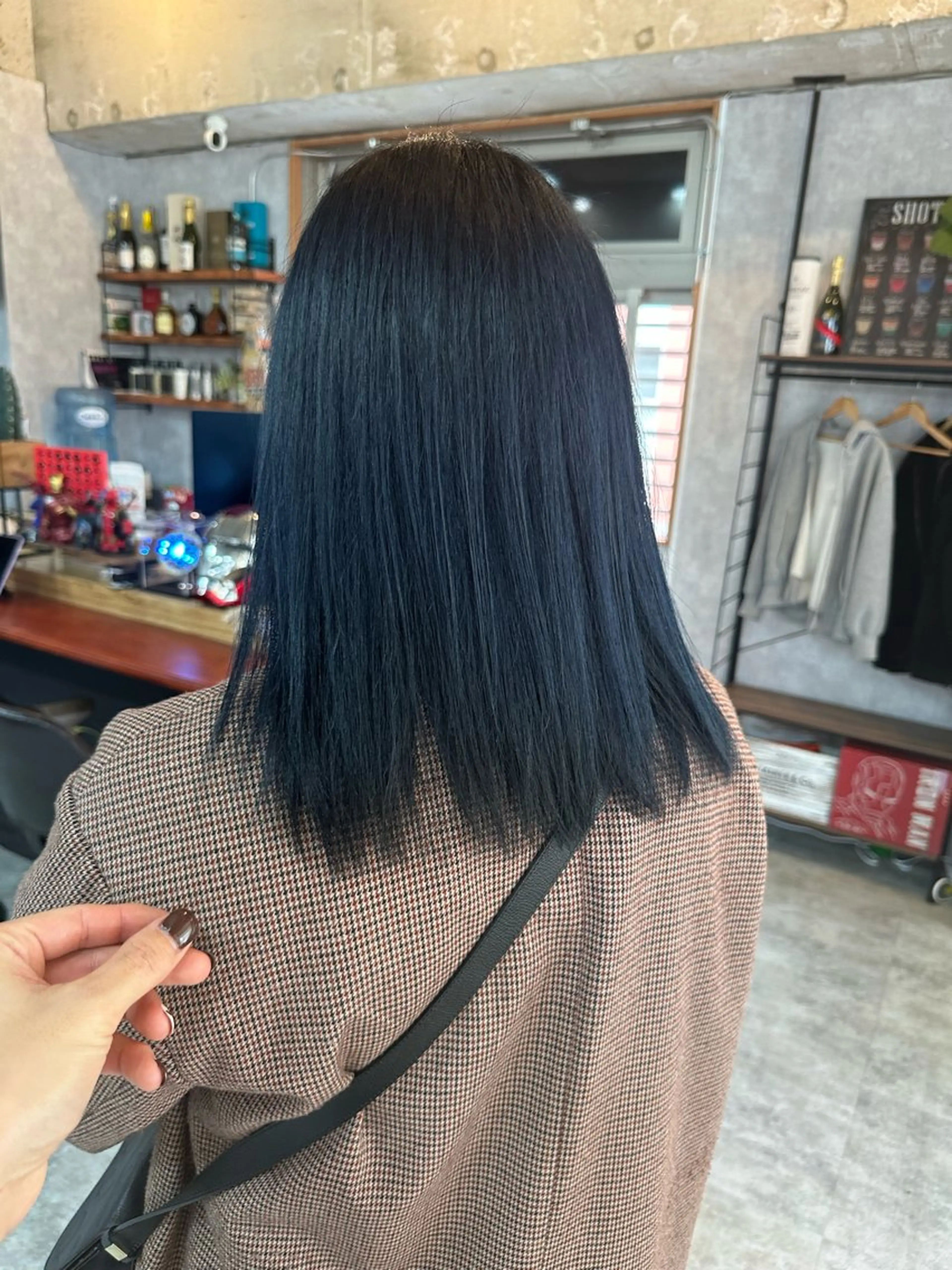 ミディアム 切りっぱなしボブ ショートボブ ボブ くびれヘア ハイライト カット ヘアカラー トリートメント モテ髪/ボブ/ショー ト/アダチフウトのヘアスタイル