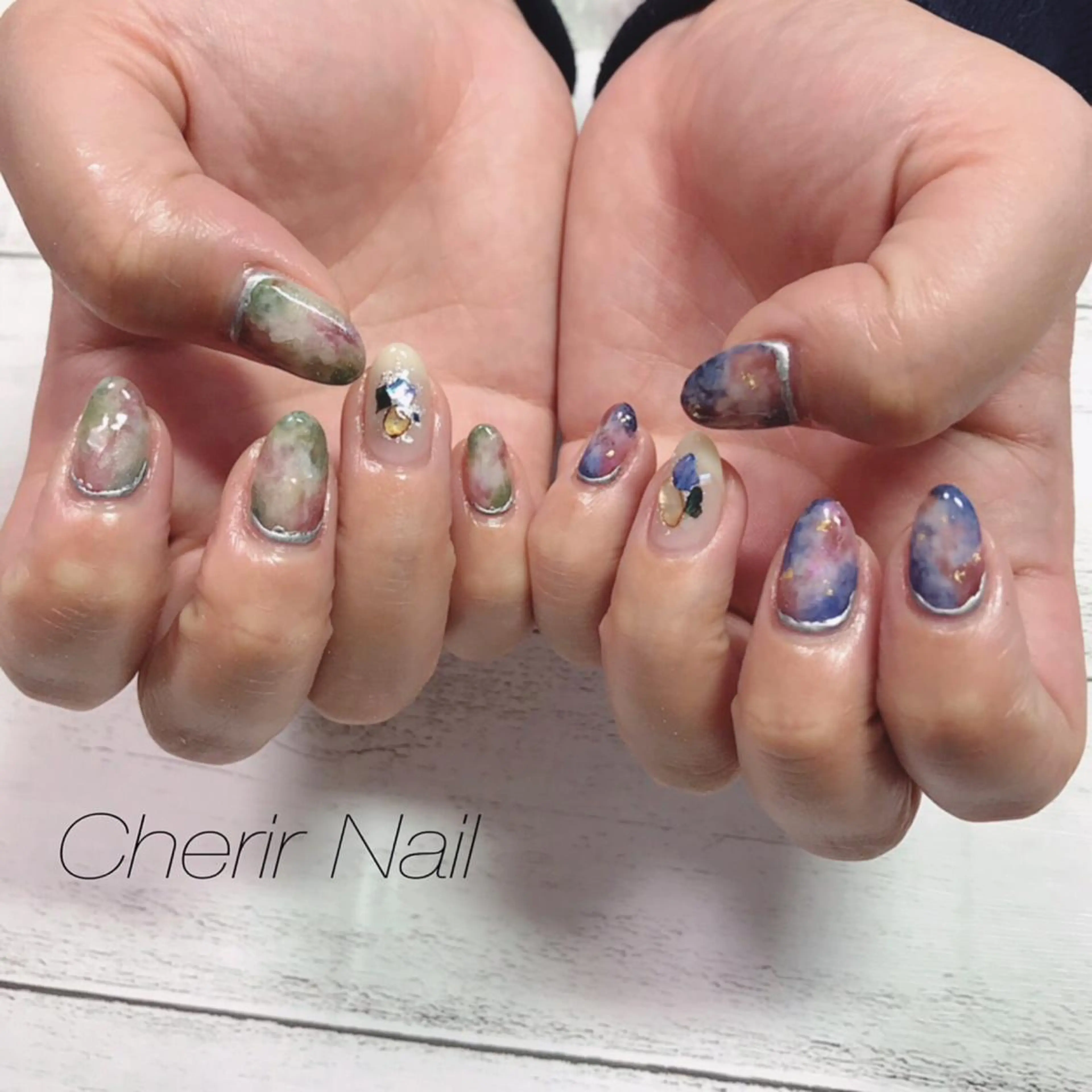 ネイル アートネイル ブルー ニュアンスネイル シルバー シンプルネイル Cherirnail kaoriのネイルデザイン