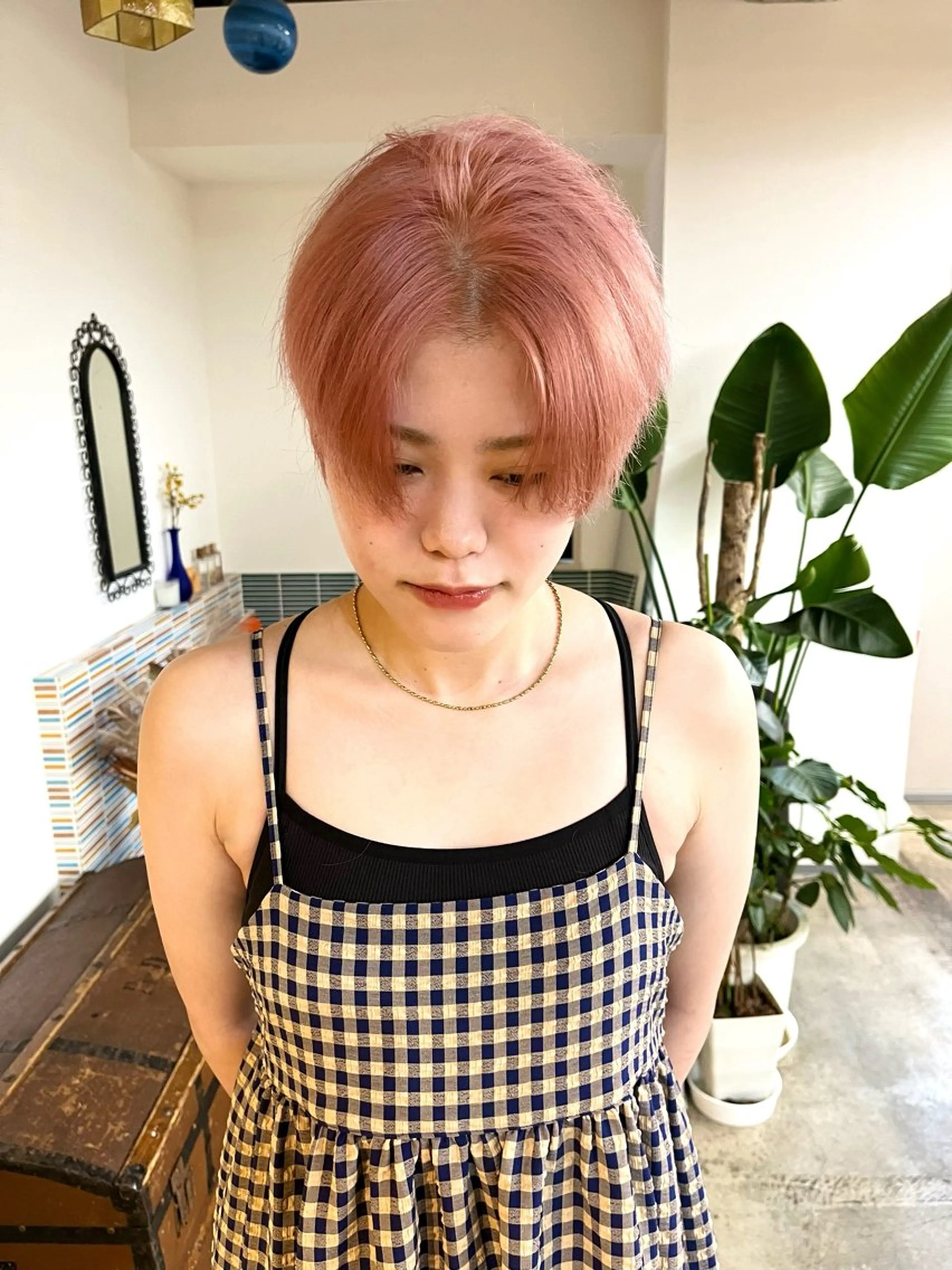 ショート カラー ベージュカラー ブリーチ ピンクカラー ピンクベージュ カット ヘアカラー トリートメント 🩷ハイトーン透明感 レイヤー🩷ユリカのヘアスタイル