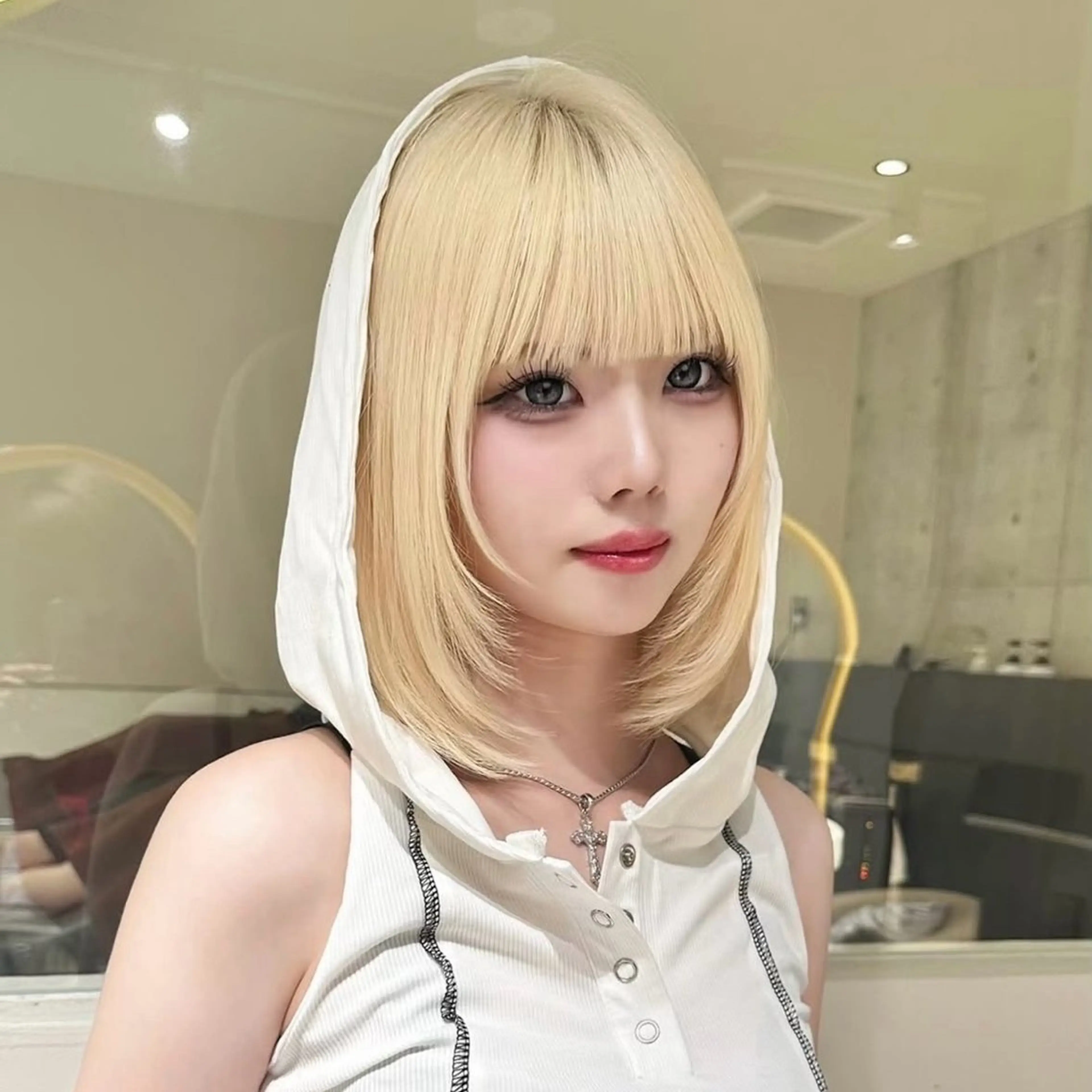 ミディアム カラー Lond Le'a /ハイトーンカラーのヘアスタイル