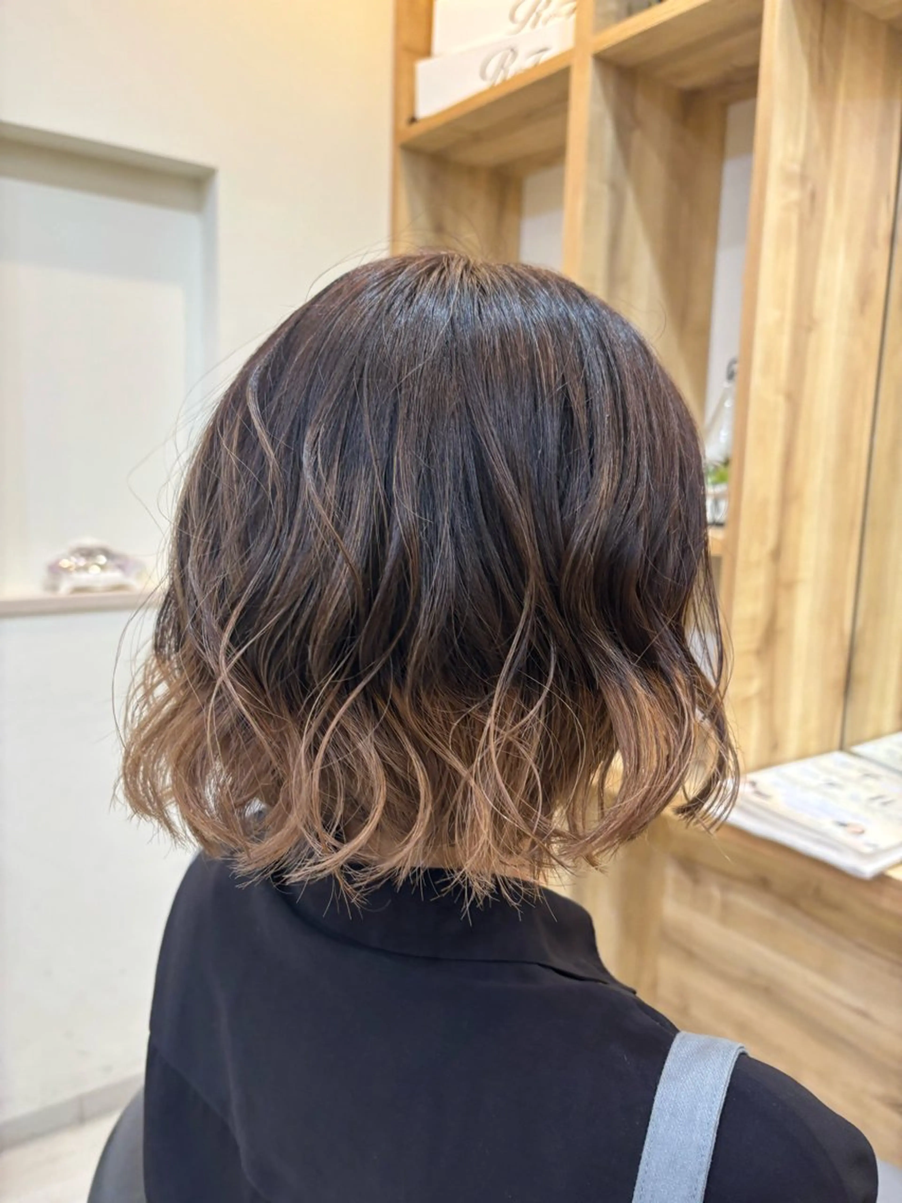 ミディアム カラー ブリーチ グラデーションカラー ハイライトカラー ボブ ハイライト カット ヘアカラー 田野倉NEXT店 美髪ニストのヘアスタイル