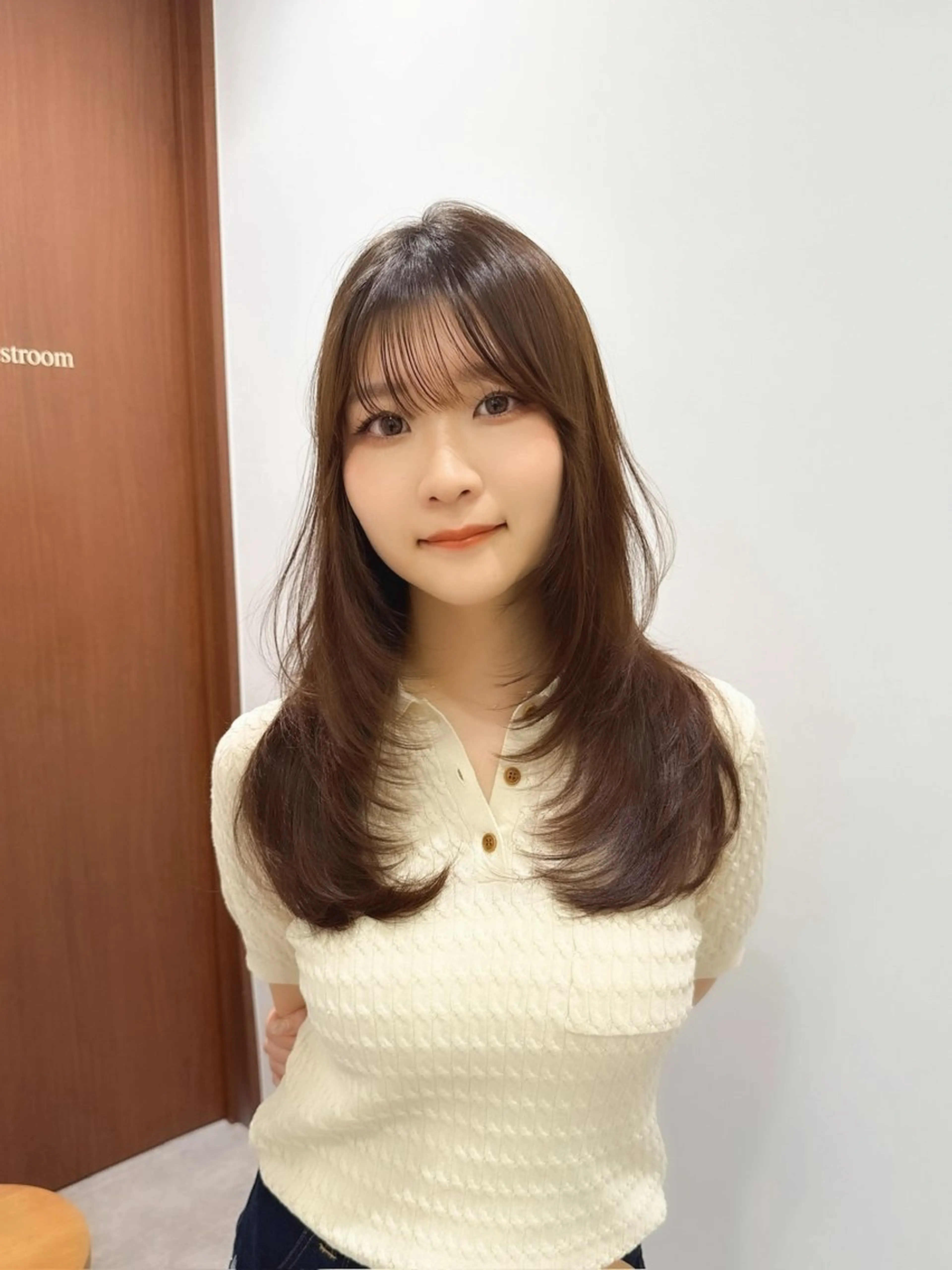セミロング カラー ヘアアレンジ ブリーチ ダブルカラー イヤリングカラー イルミナカラー ブリーチなしカラー カット ヘアカラー トリートメント 立川レイヤー 透明感カラーaoiのヘアスタイル