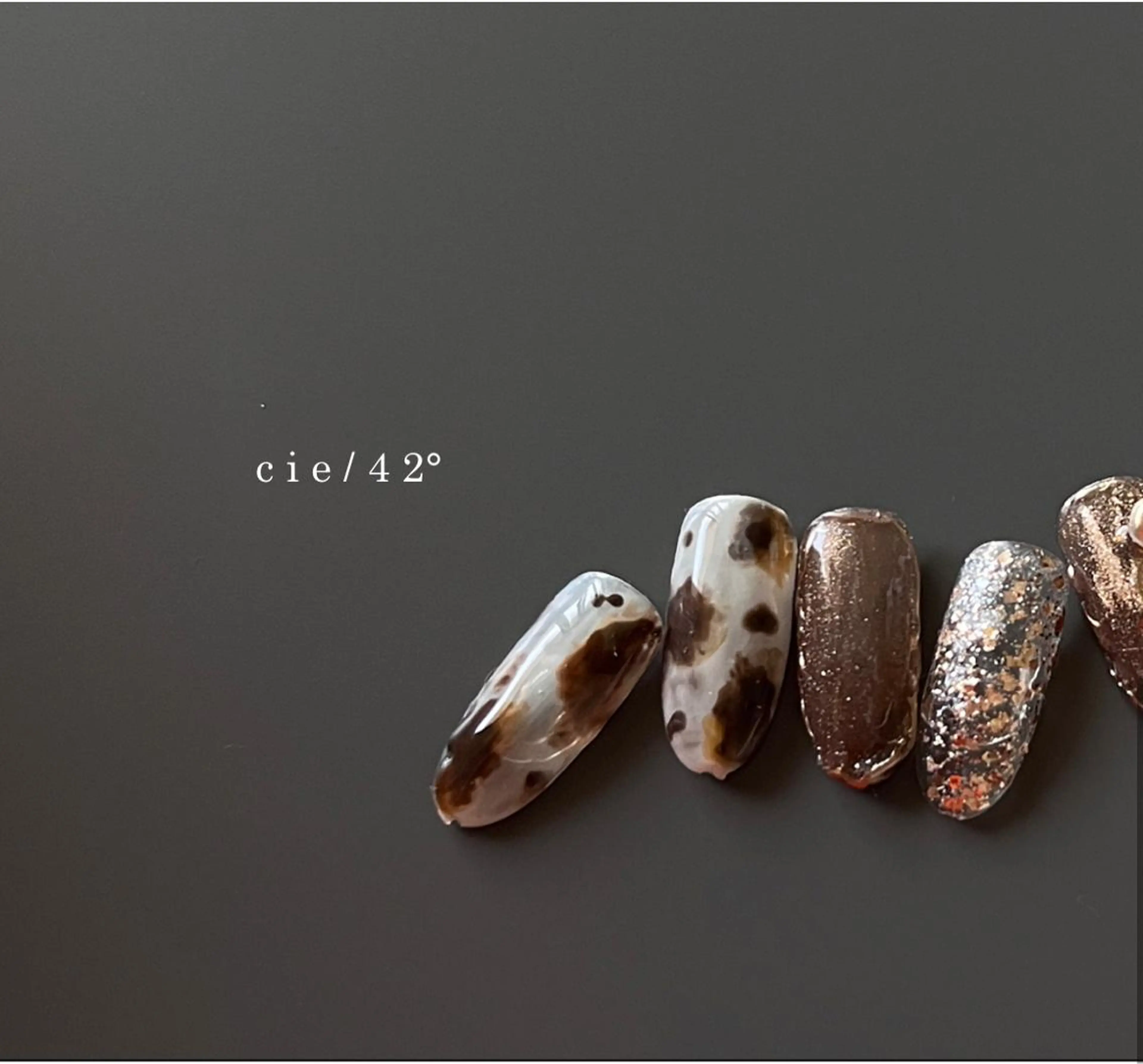 ネイル cie/42° NIJINAのネイルデザイン