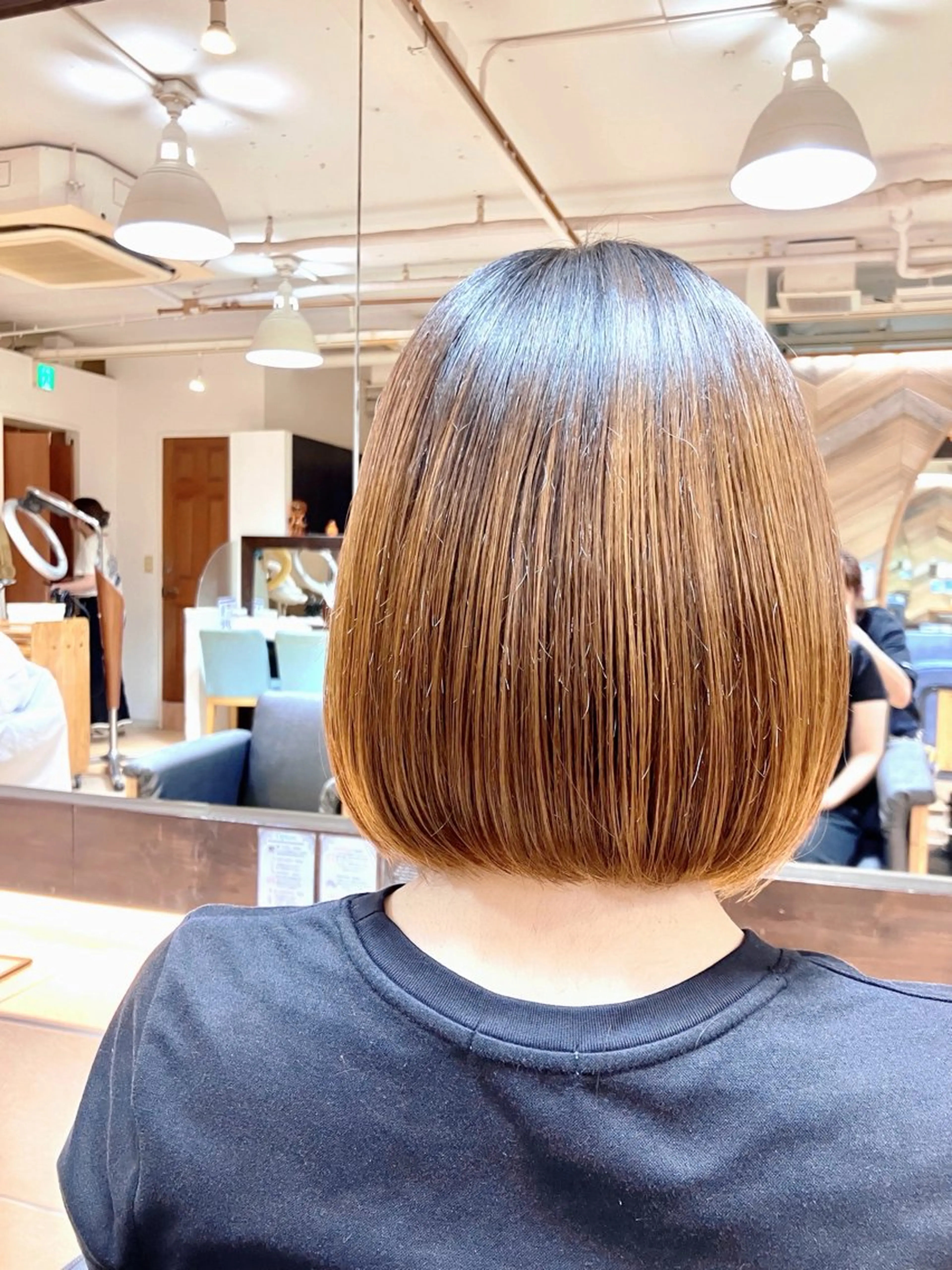 ショート ボブ カット トリートメント 奥谷 美代子のヘアスタイル