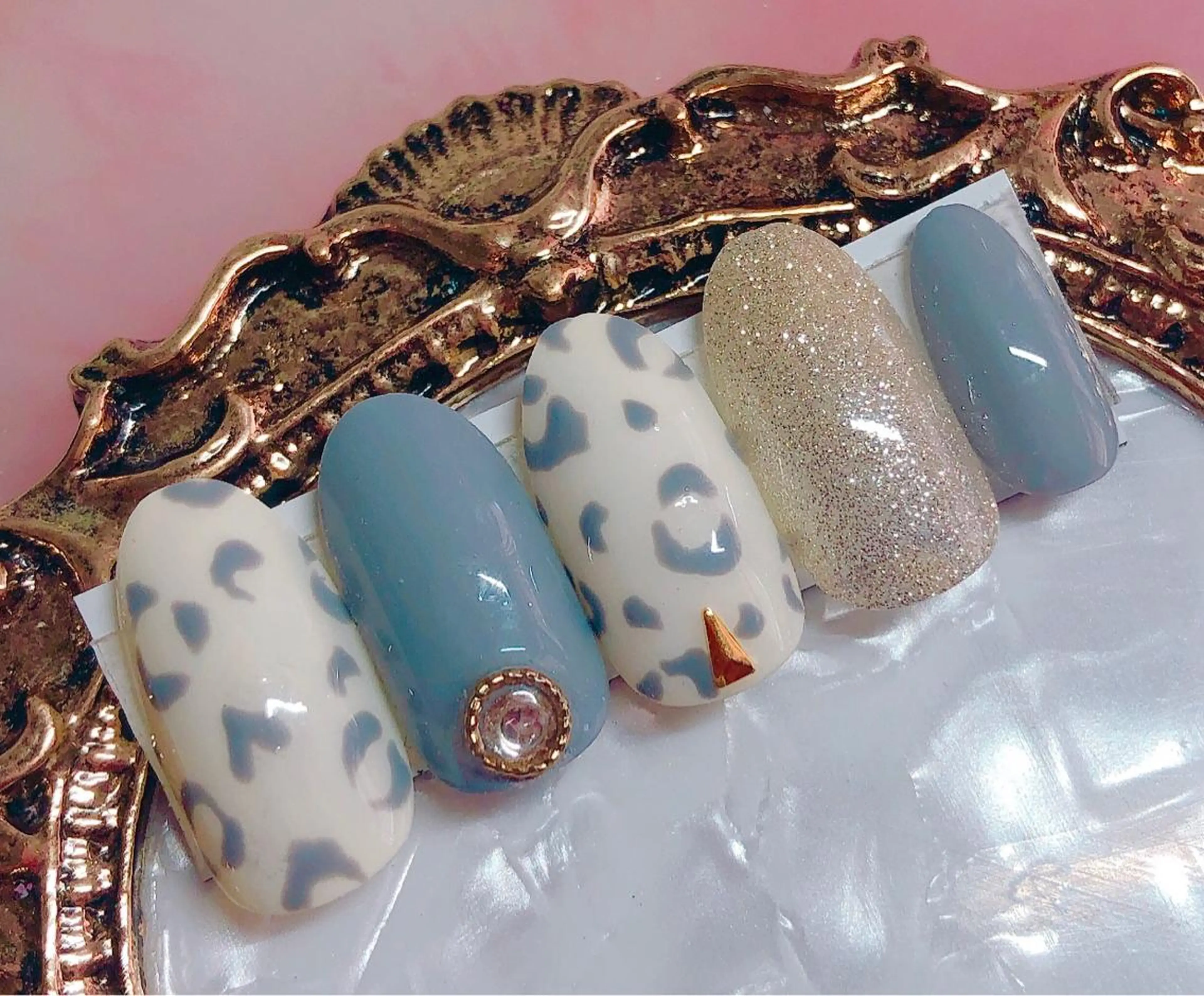 ネイル ハンドネイル CROWN プライベートサロンのネイルデザイン