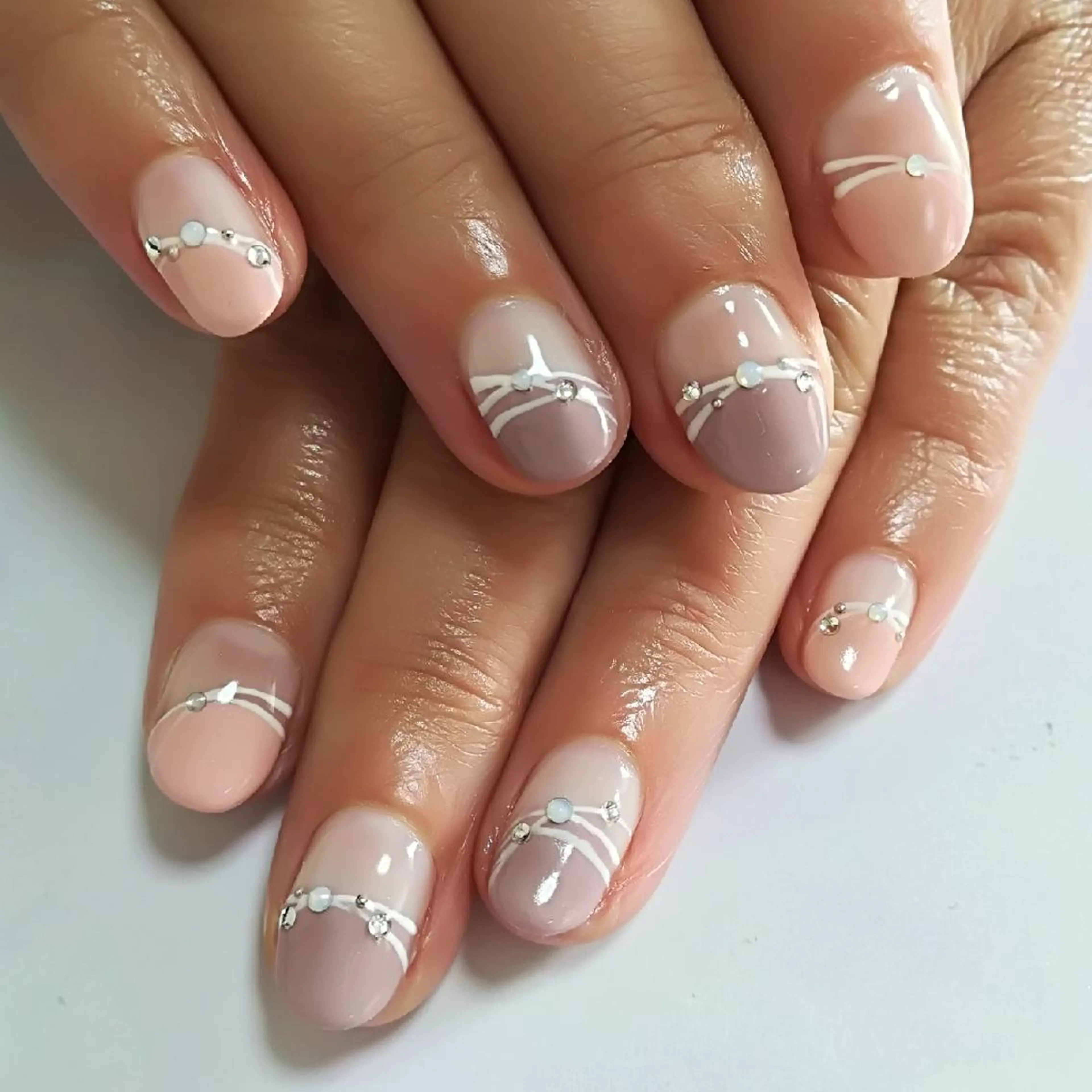 ネイル フレンチネイル ハンドネイル reve あやののネイルデザイン