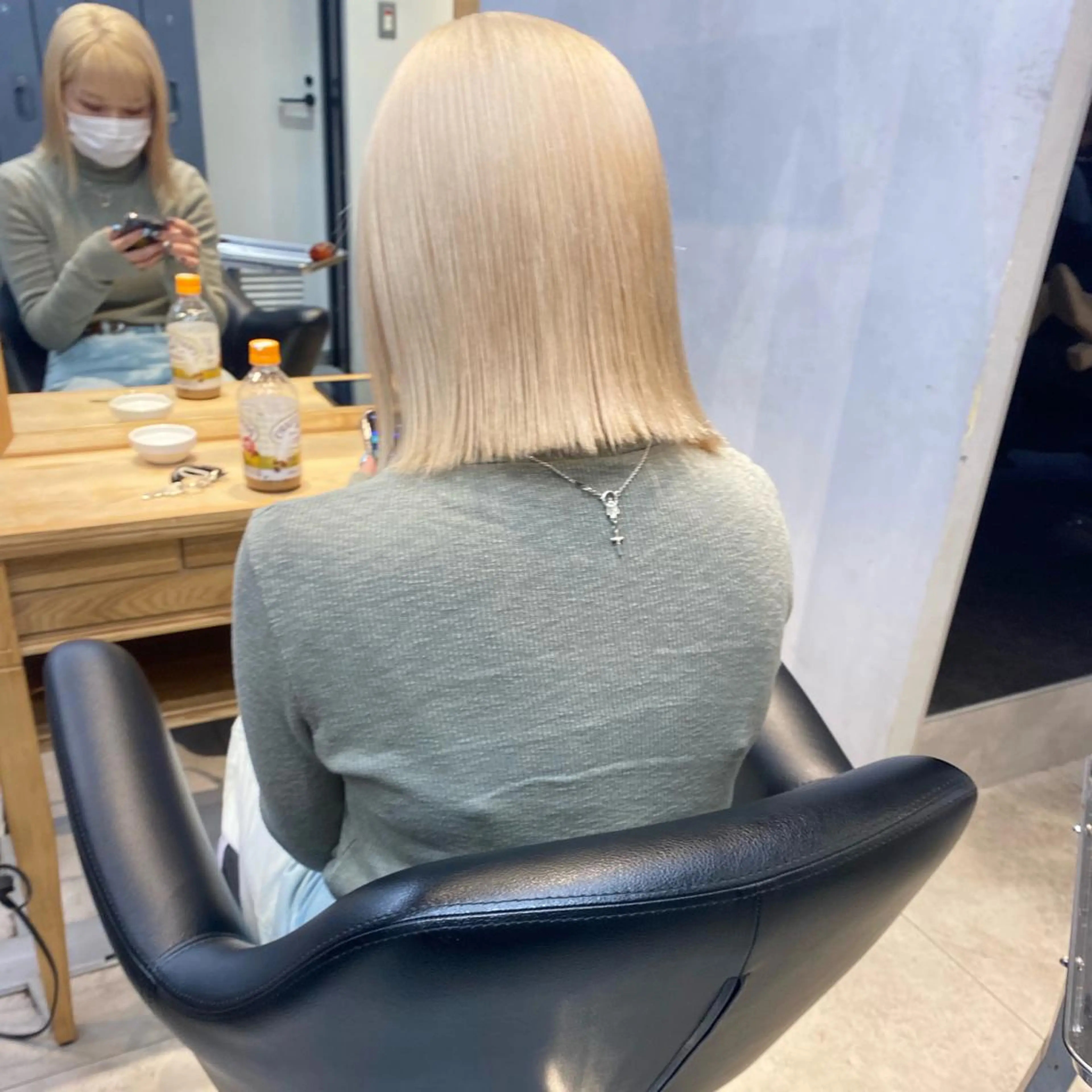 ミディアム カラー ブリーチ トリートメント ヘアカラー トリートメント 🌱大人ハイトーン RENのヘアスタイル